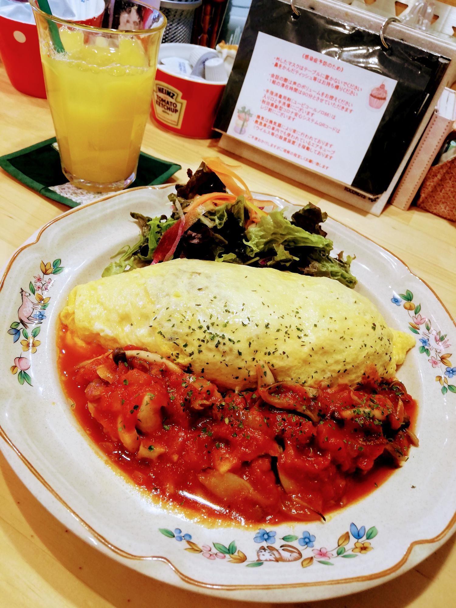 きのこチキントマトのオムライス