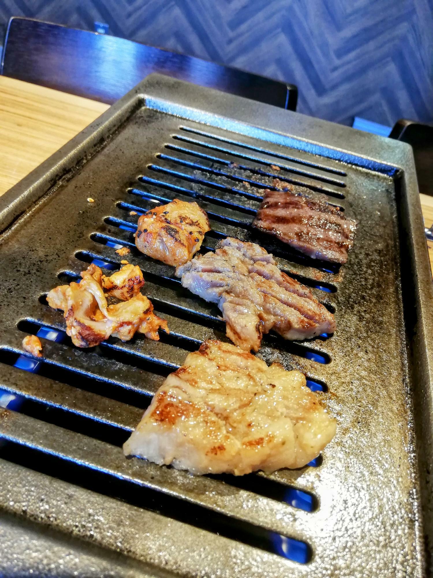 肉が焼ける音も最高