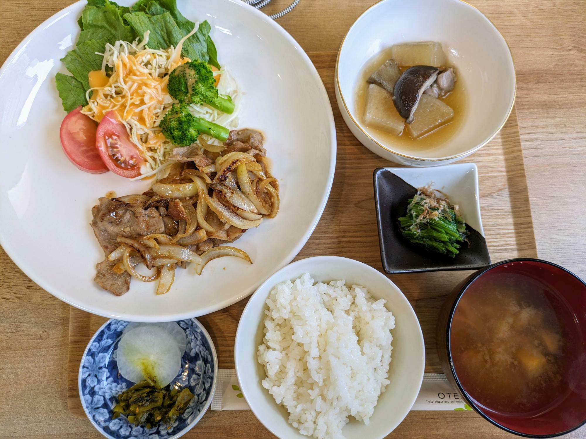 バランスの良い定食です