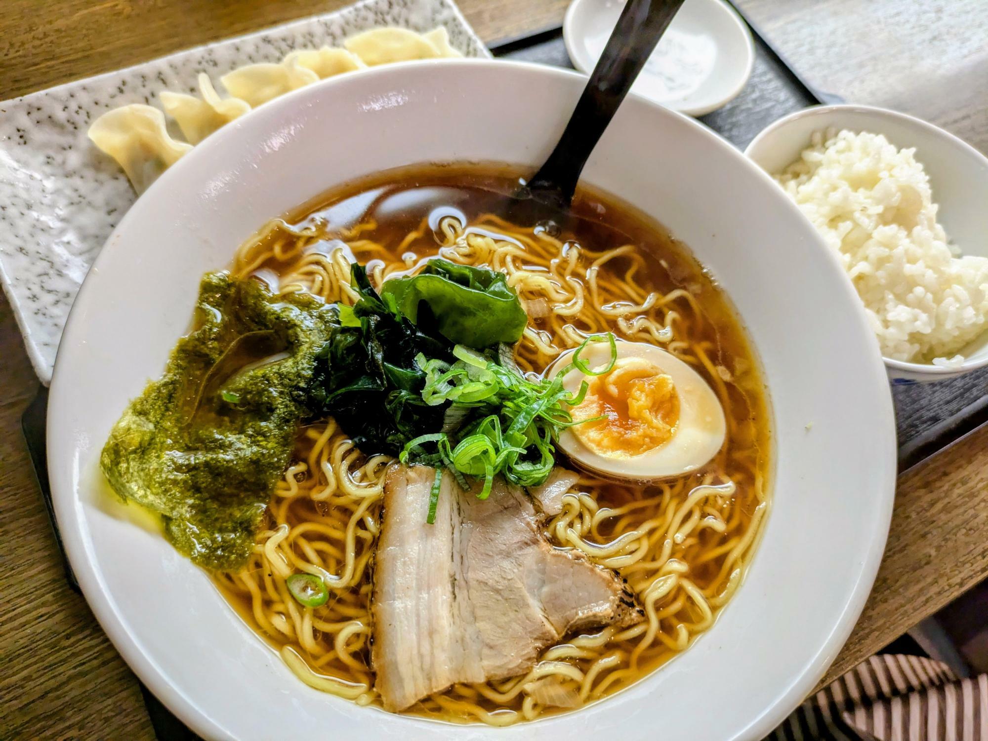 ラーメンが輝いてます