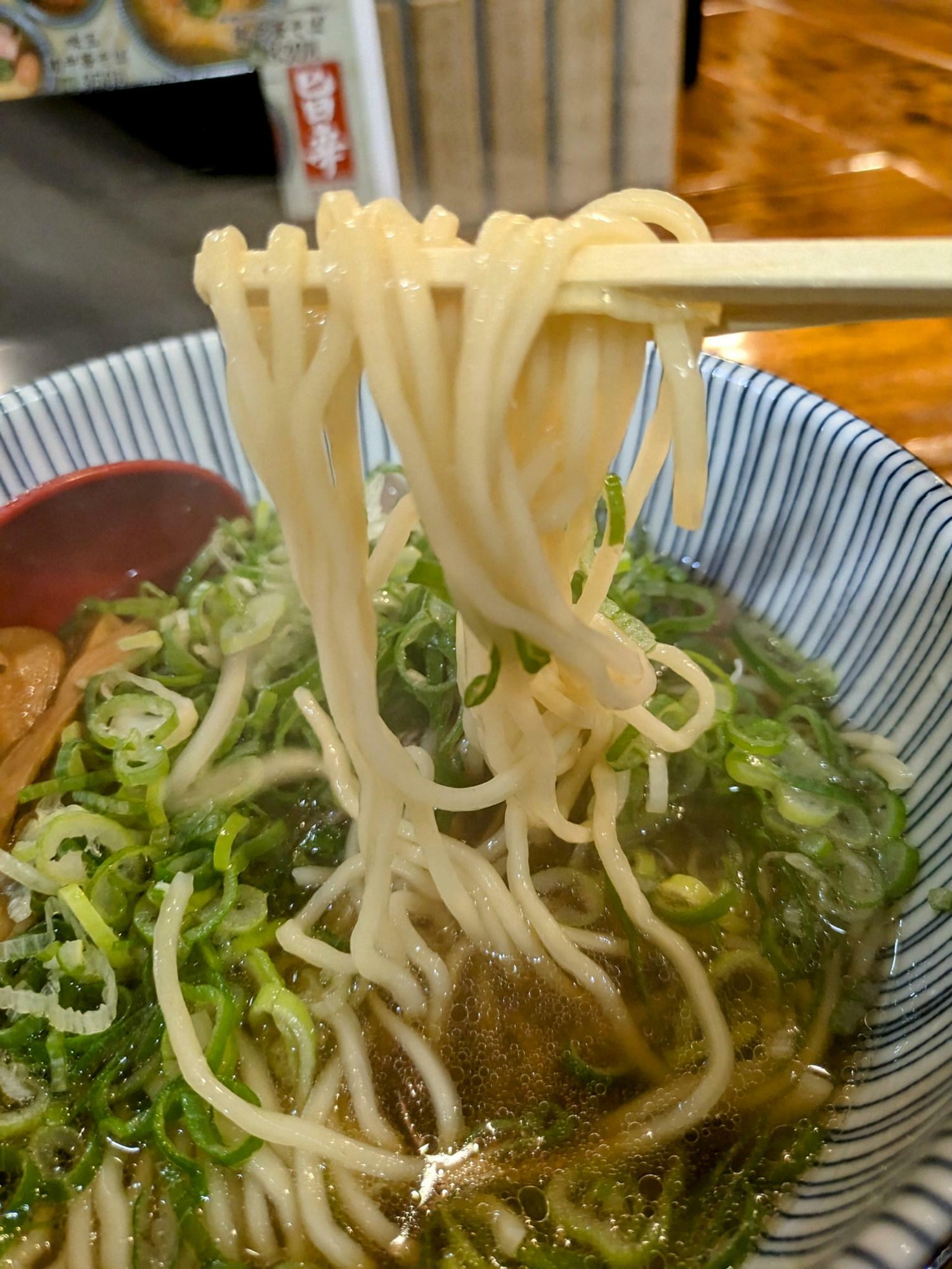 特注の麺をいただきます