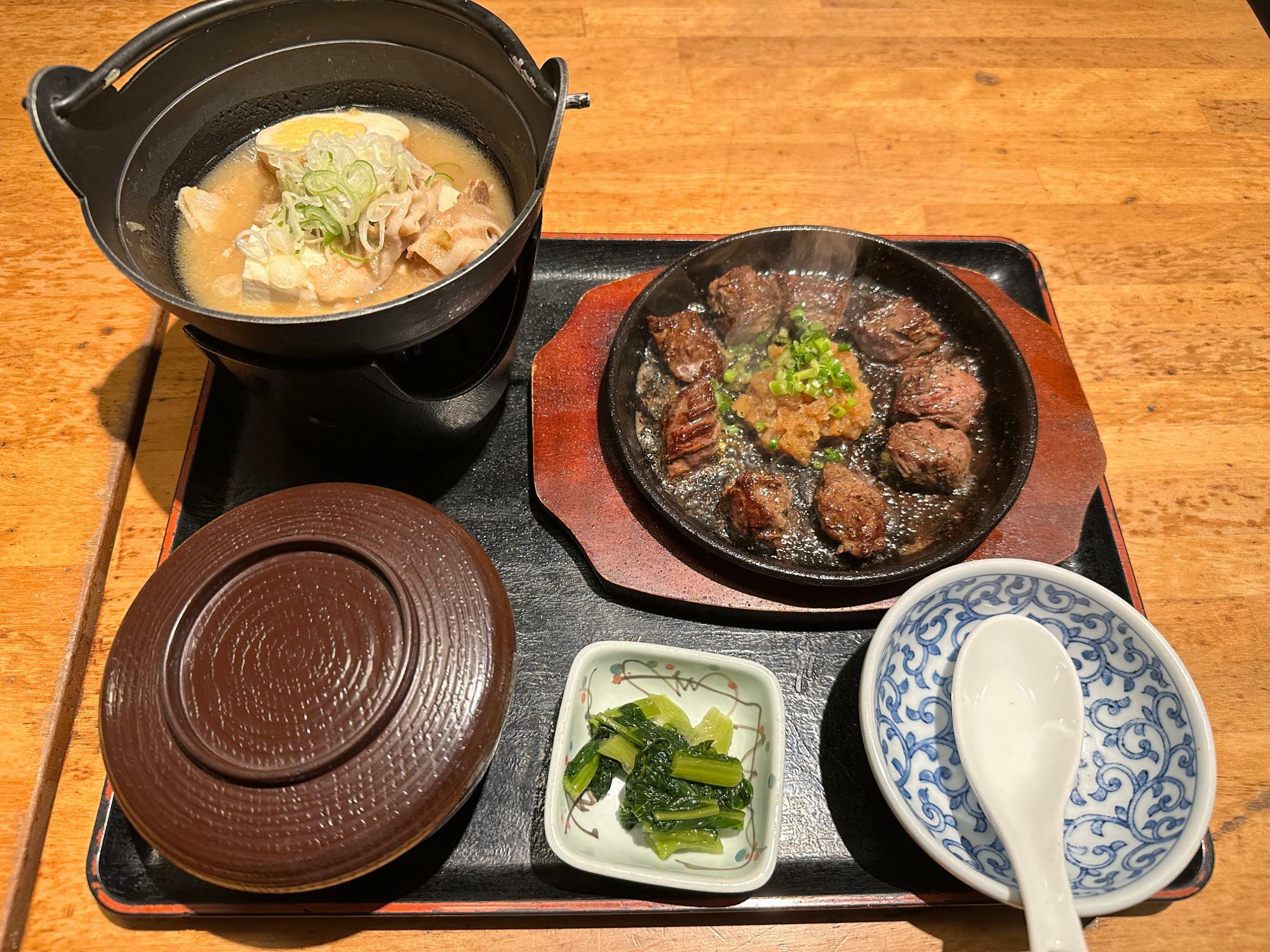 肉豆腐とサイコロステーキセット