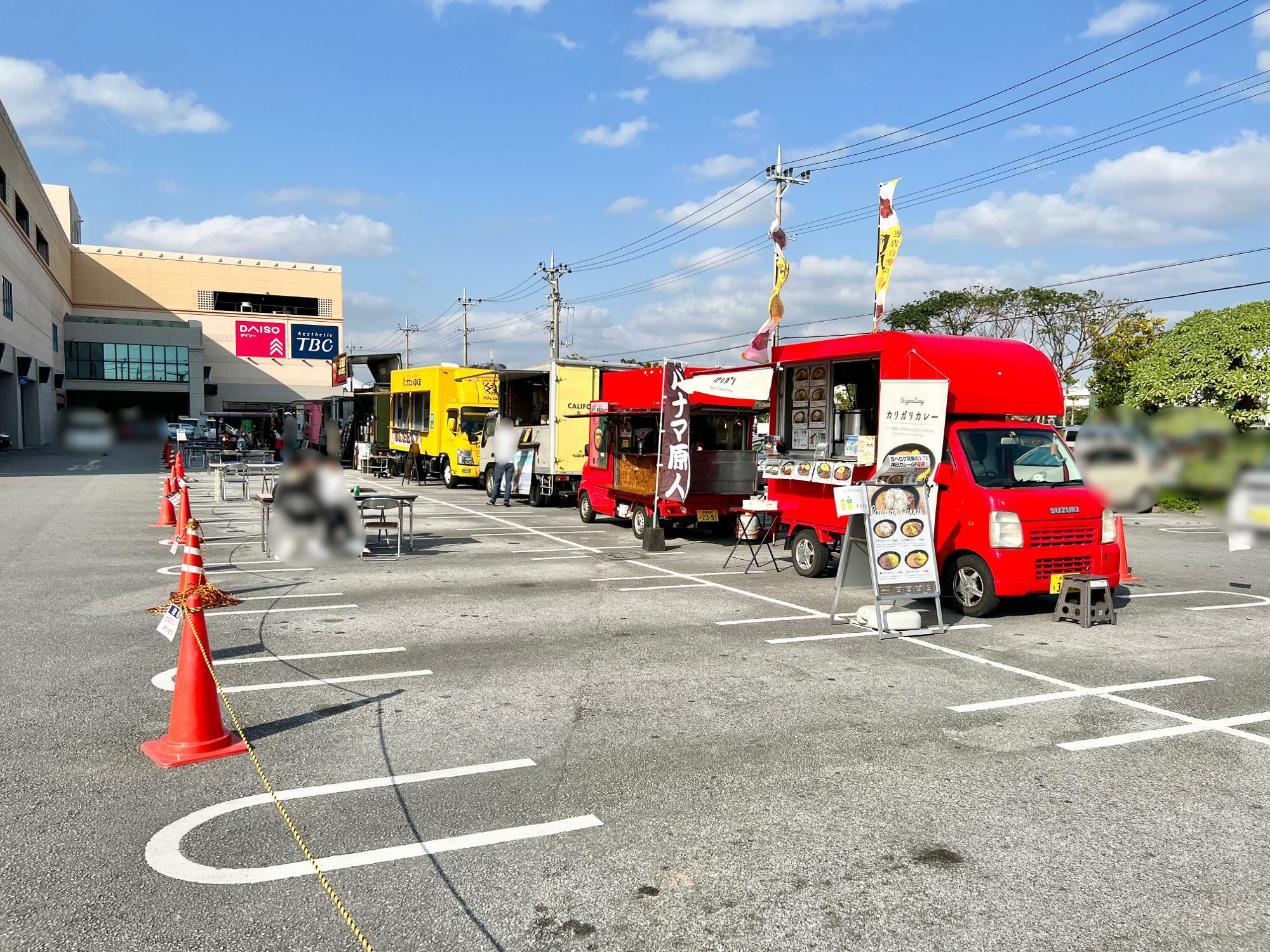 イオン北谷店駐車場内