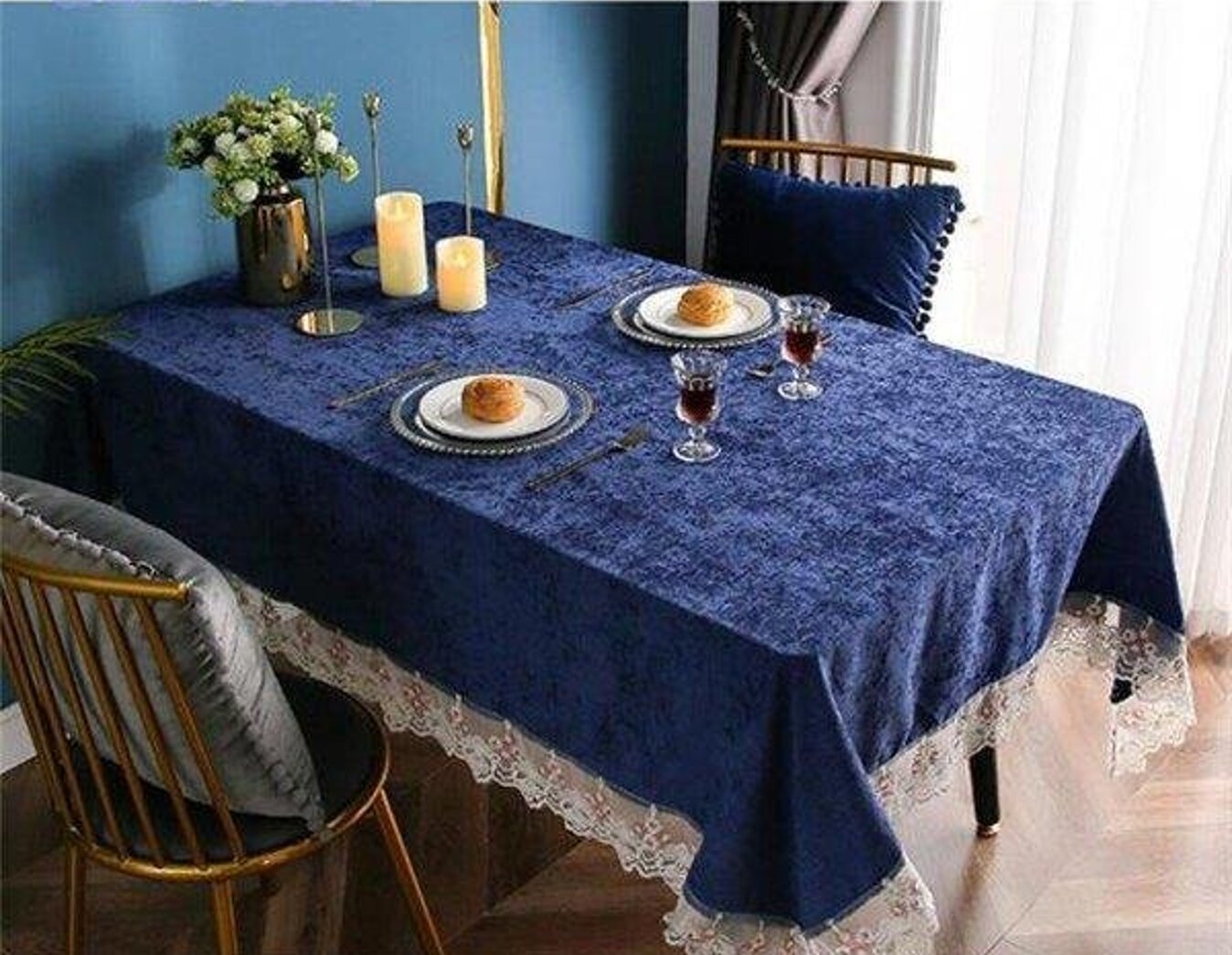 青いテーブルクロス