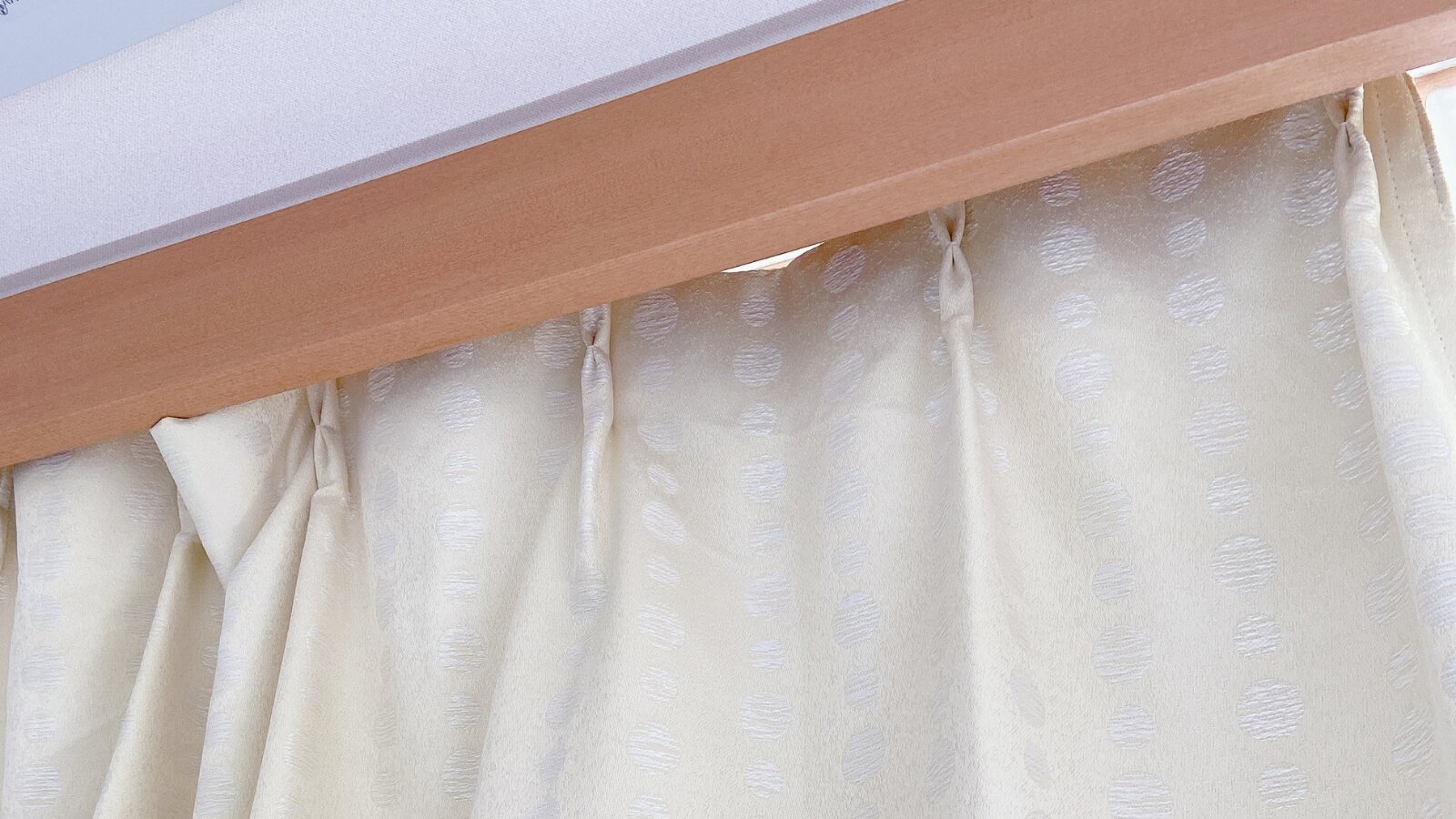 フックをつけたままカーテンを洗う方法：自然乾燥させる