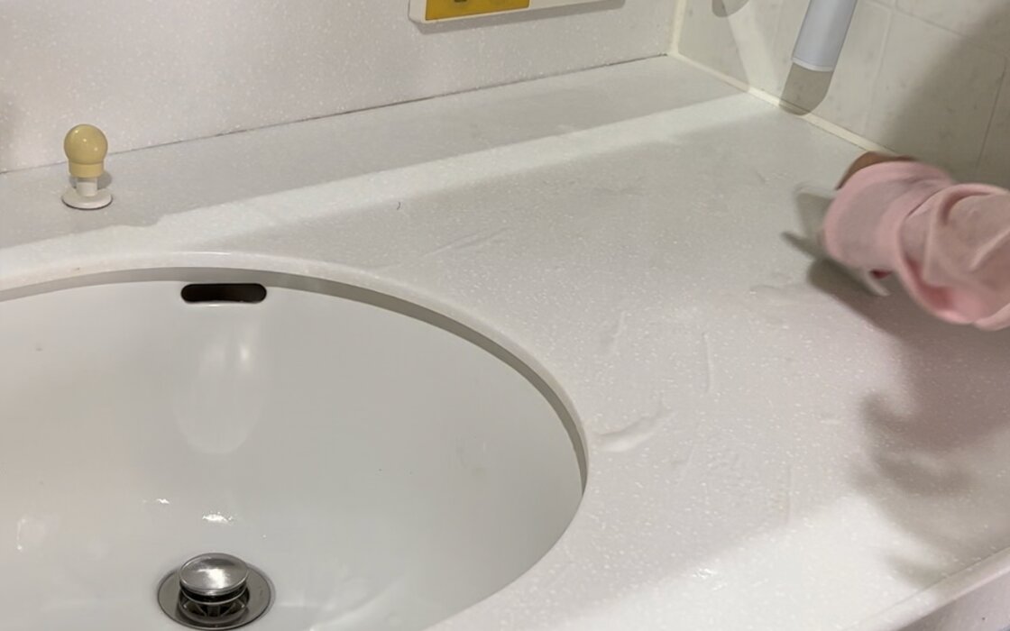 洗面台の水垢・伊庭三掃除