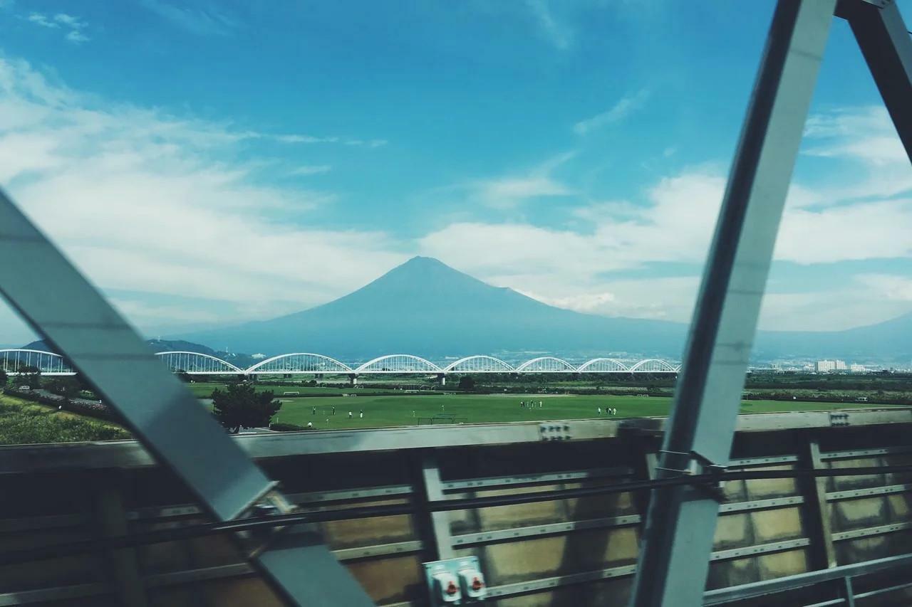 富士山が見えた瞬間をつかまえよう（撮影：稲垣純也）