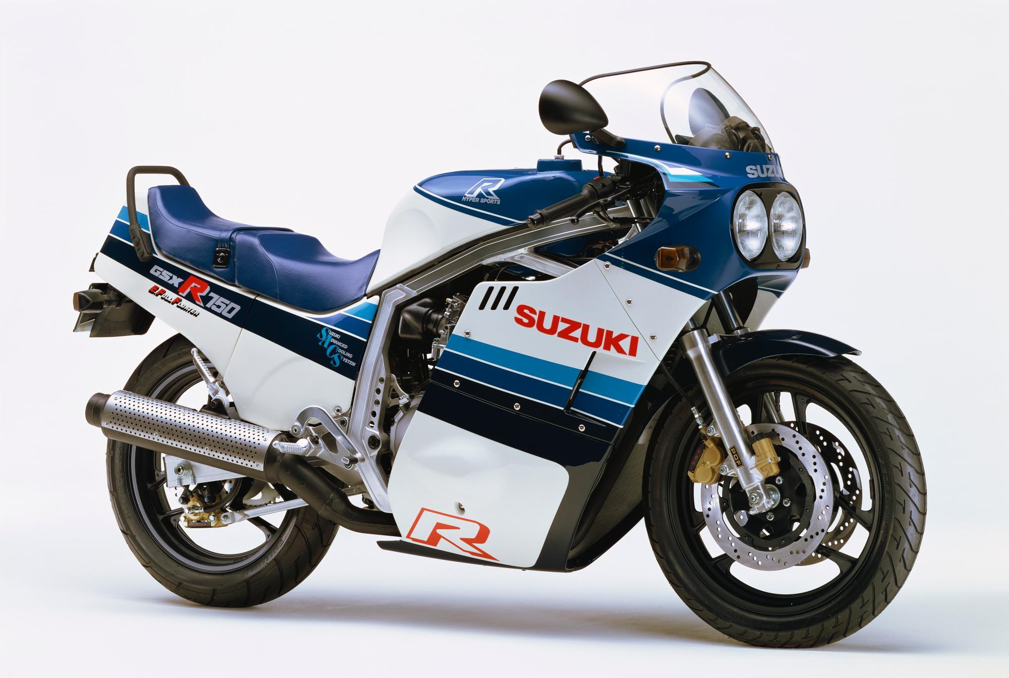 送料無料の商品 オートバイのあれこれ『赤×黒カラーがレーシー!特別なGSX-R750 バイクエンジンパーツ