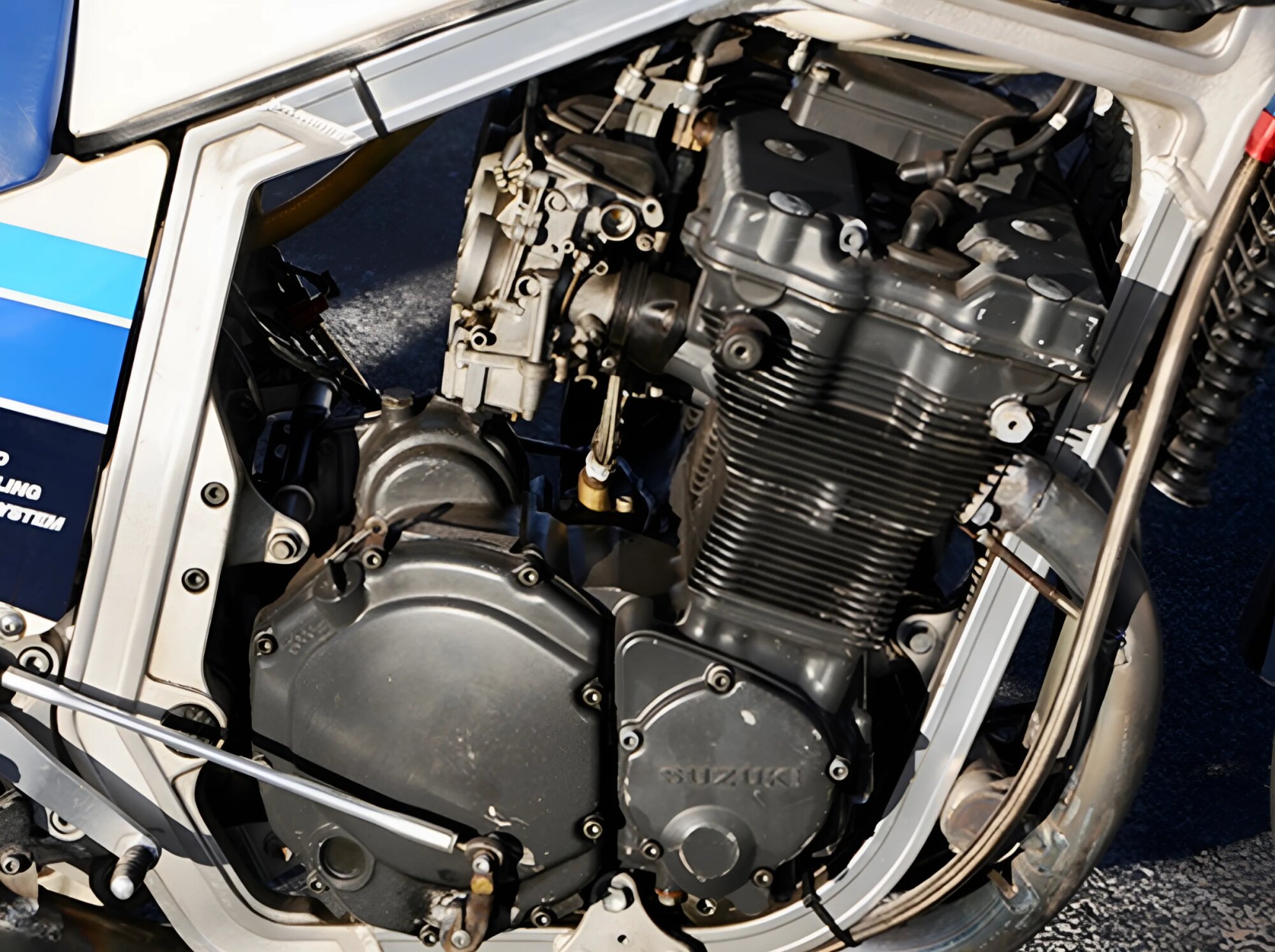 ▲R750の油冷エンジン。細かな放熱フィンが特徴〈画像引用元：Australian Motorcycle News〉