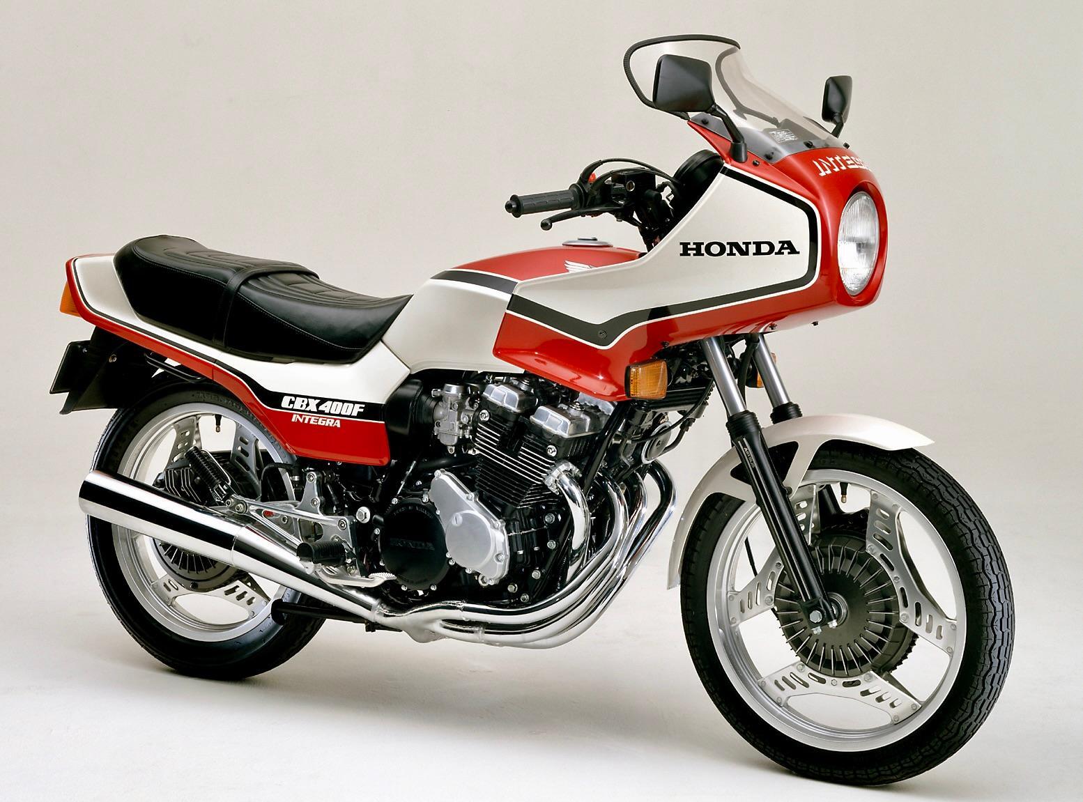 ▲派生モデル・CBX400Fインテグラ〈1982／画像引用元：本田技研工業〉