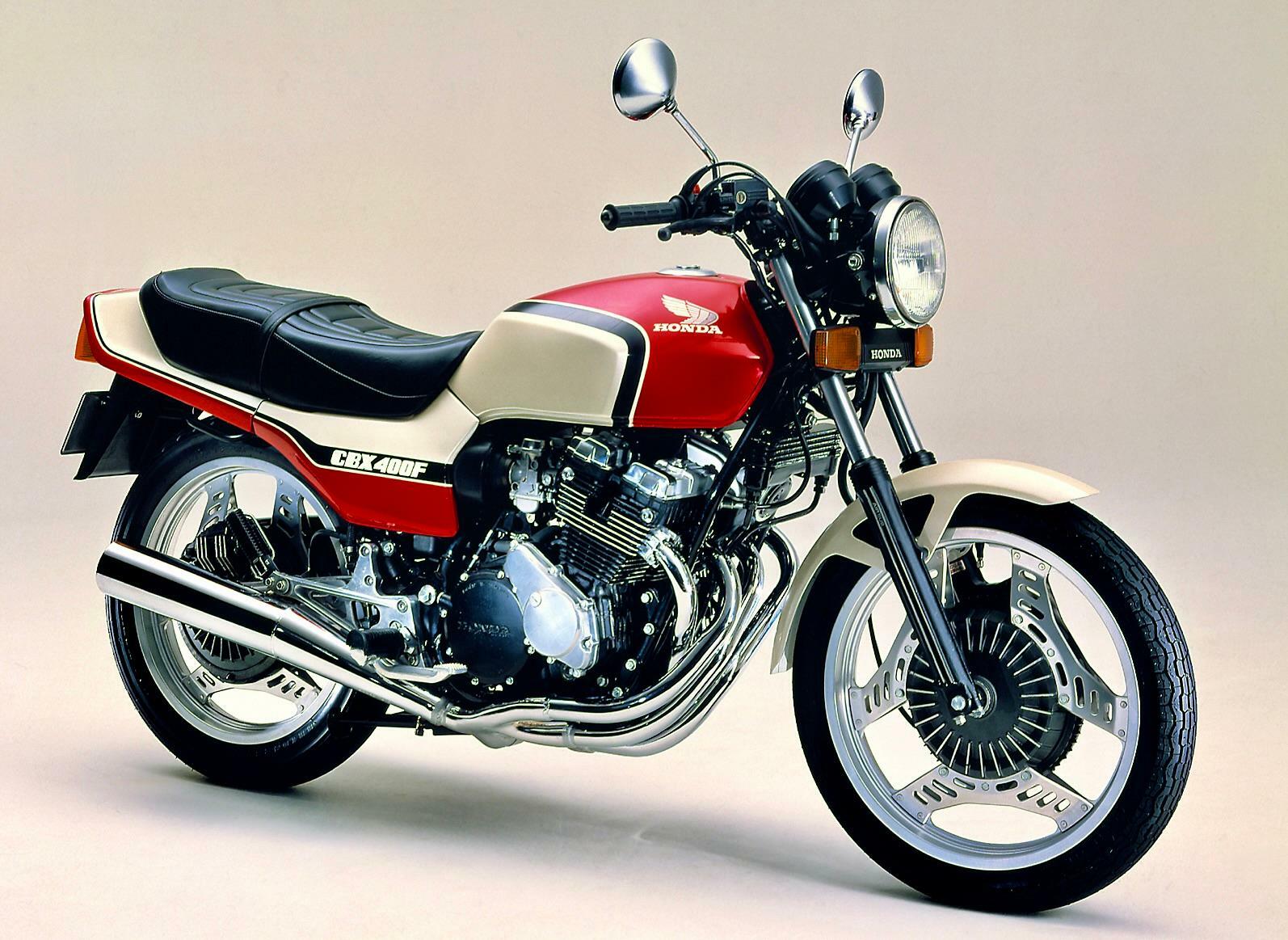 ▲ライバルモデルの一つ、CBX400F〈1981／画像引用元：本田技研工業〉