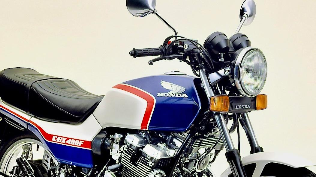 オートバイのあれこれ『400マルチ、いまクライマックス！CBX400F 