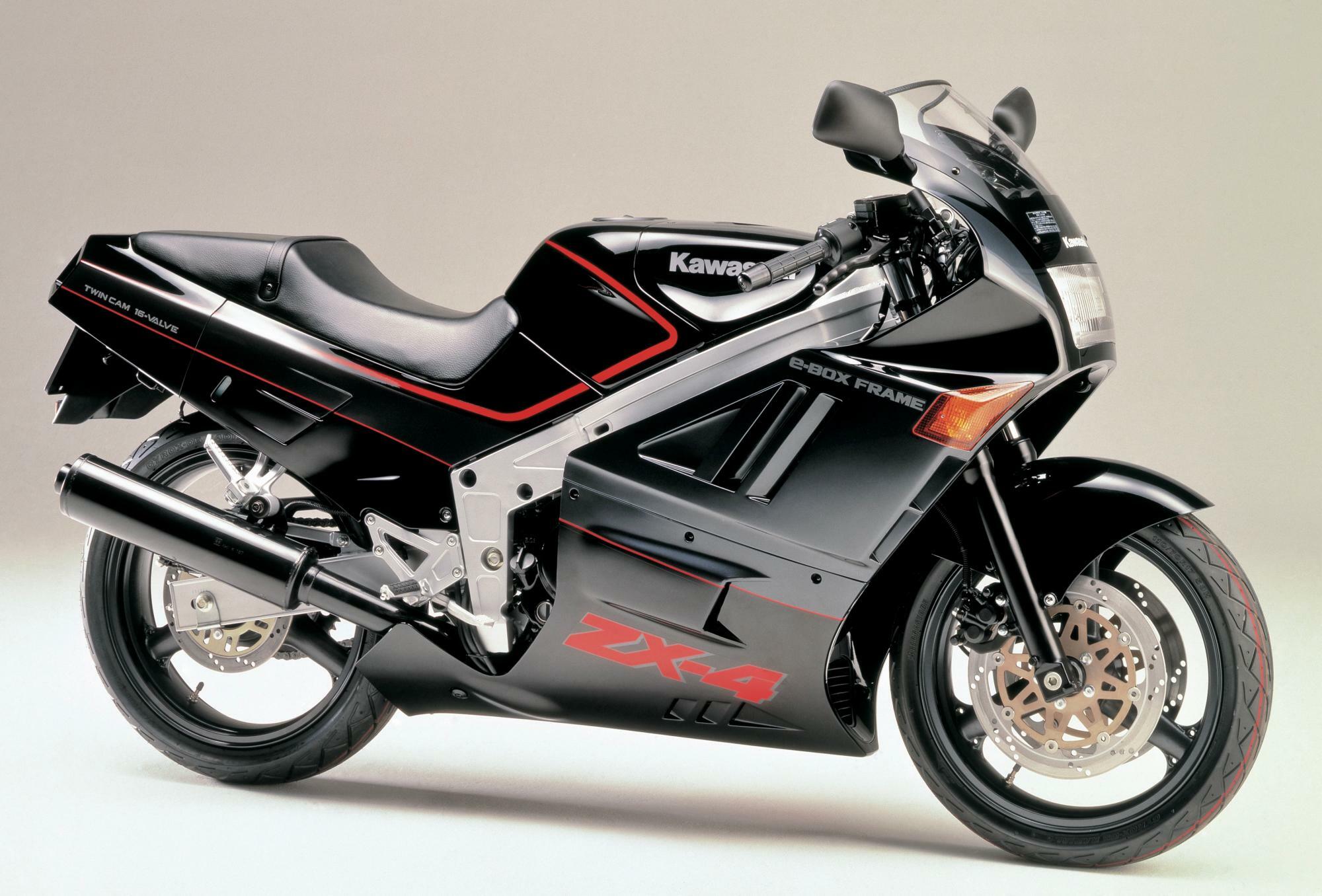 オートバイのあれこれ『“レプリカ、作ってみました”カワサキ・ZX-4 