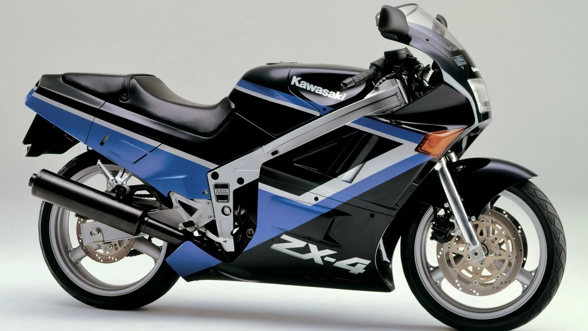 オートバイのあれこれ『“レプリカ、作ってみました”カワサキ・ZX-4 