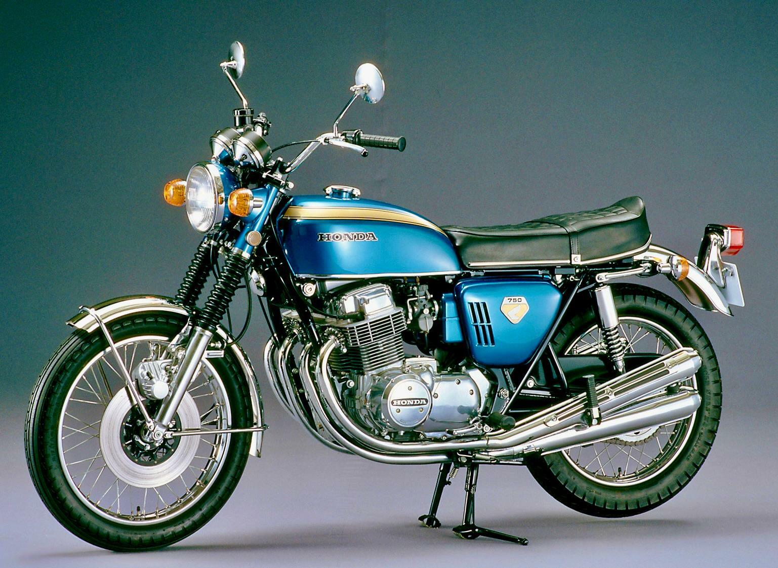 ▲CB750FOUR〈1969／画像引用元：本田技研工業〉