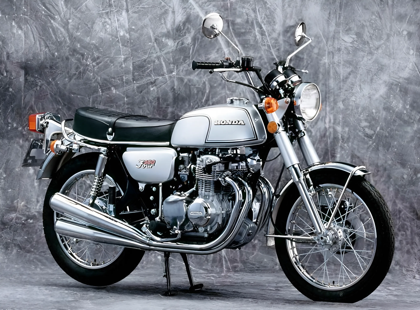 オートバイのあれこれ『カフェレーサースタイルがおしゃれ！CB400FOUR