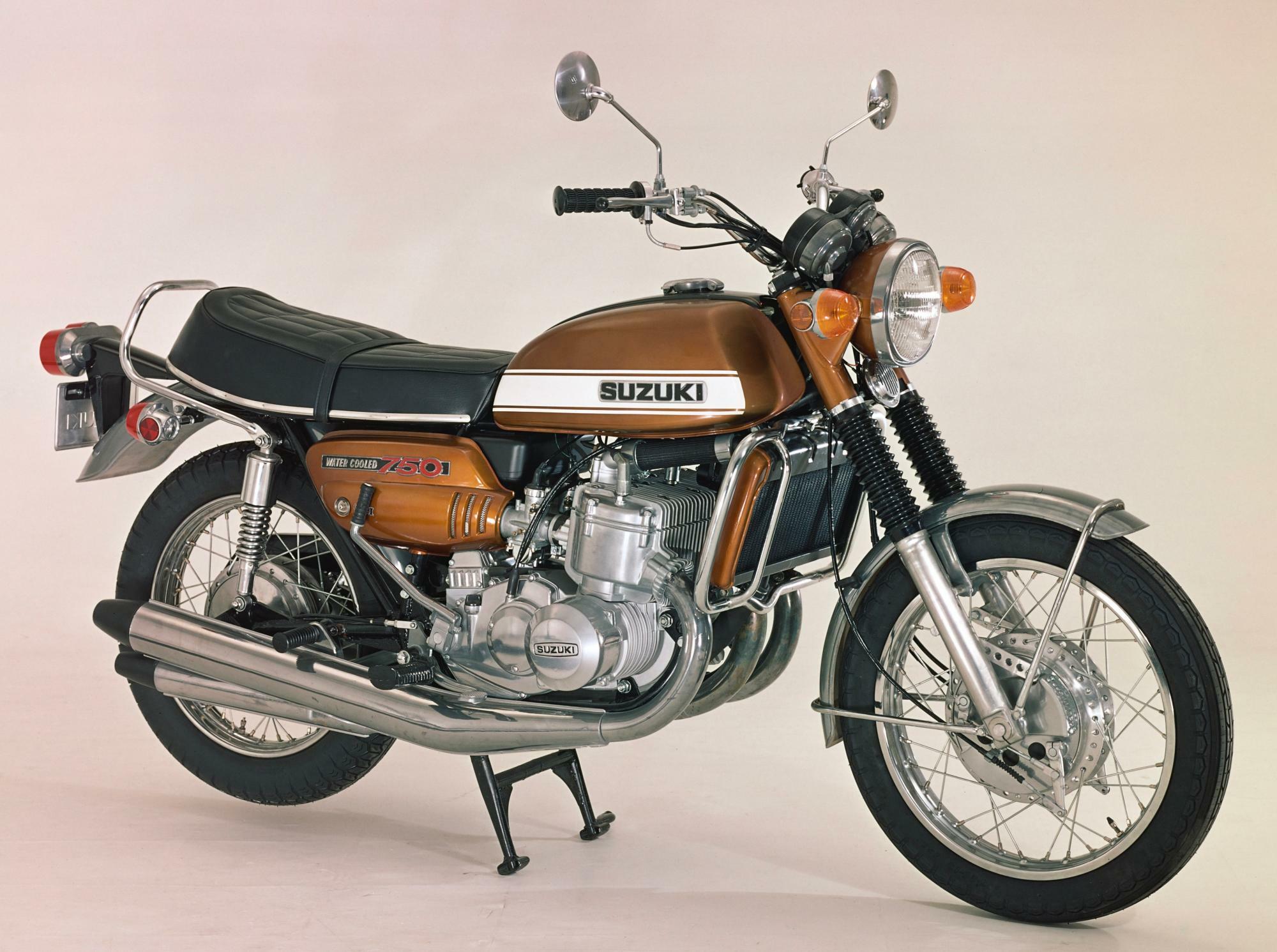 ▲GT750〈1971／画像引用元：スズキ〉