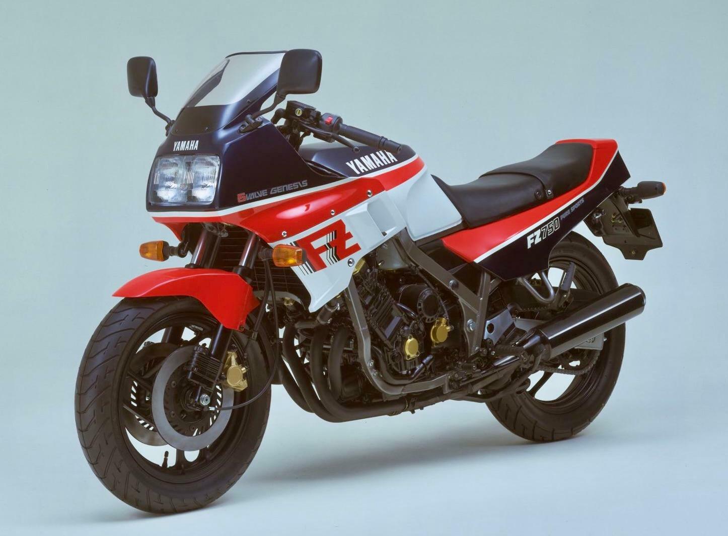 ▲ベースとなった市販のFZ750(1985年発売)