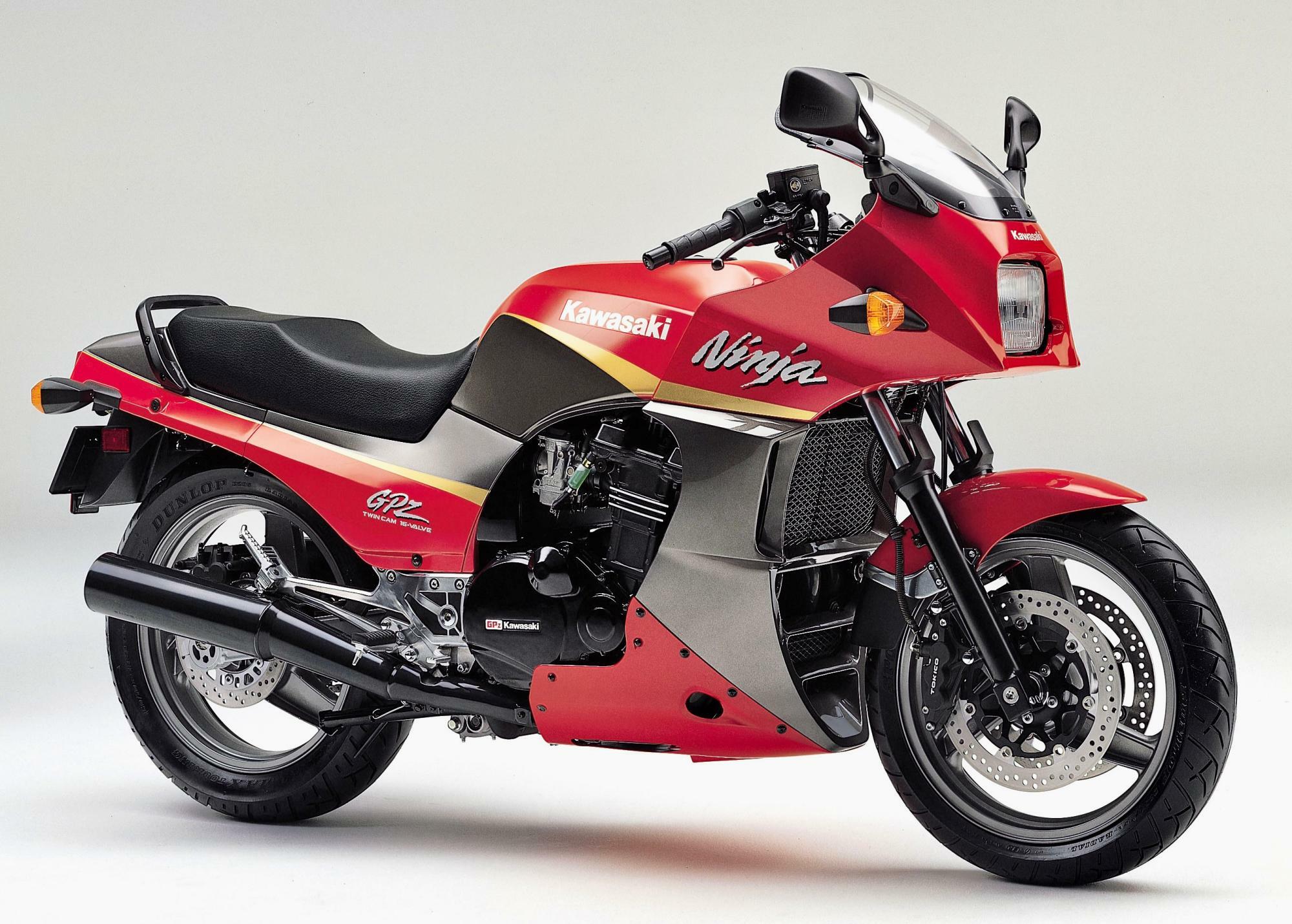 ▲最終モデルの2003年式。GPZ900Rは約20年にわたり生産された