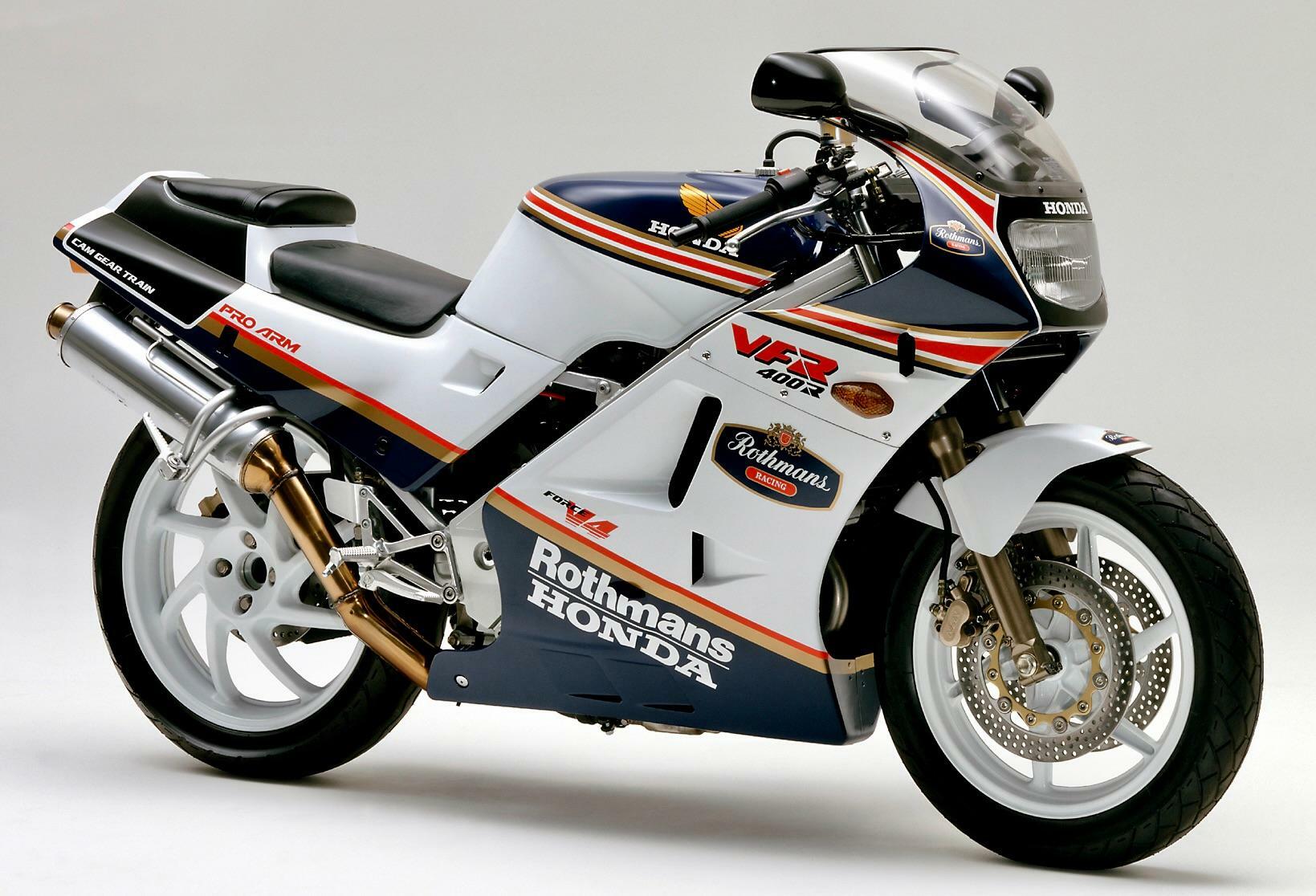 ▲1987年登場のNC24型VFR400R