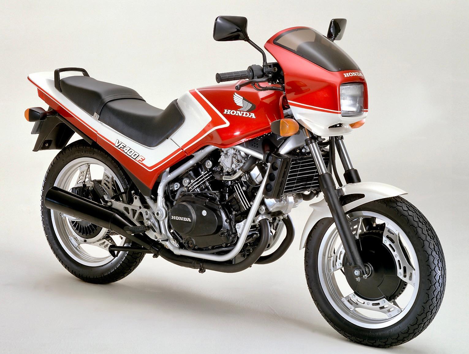 ▲VF400F。CBX400Fをも上回るハイスペックを備えていた