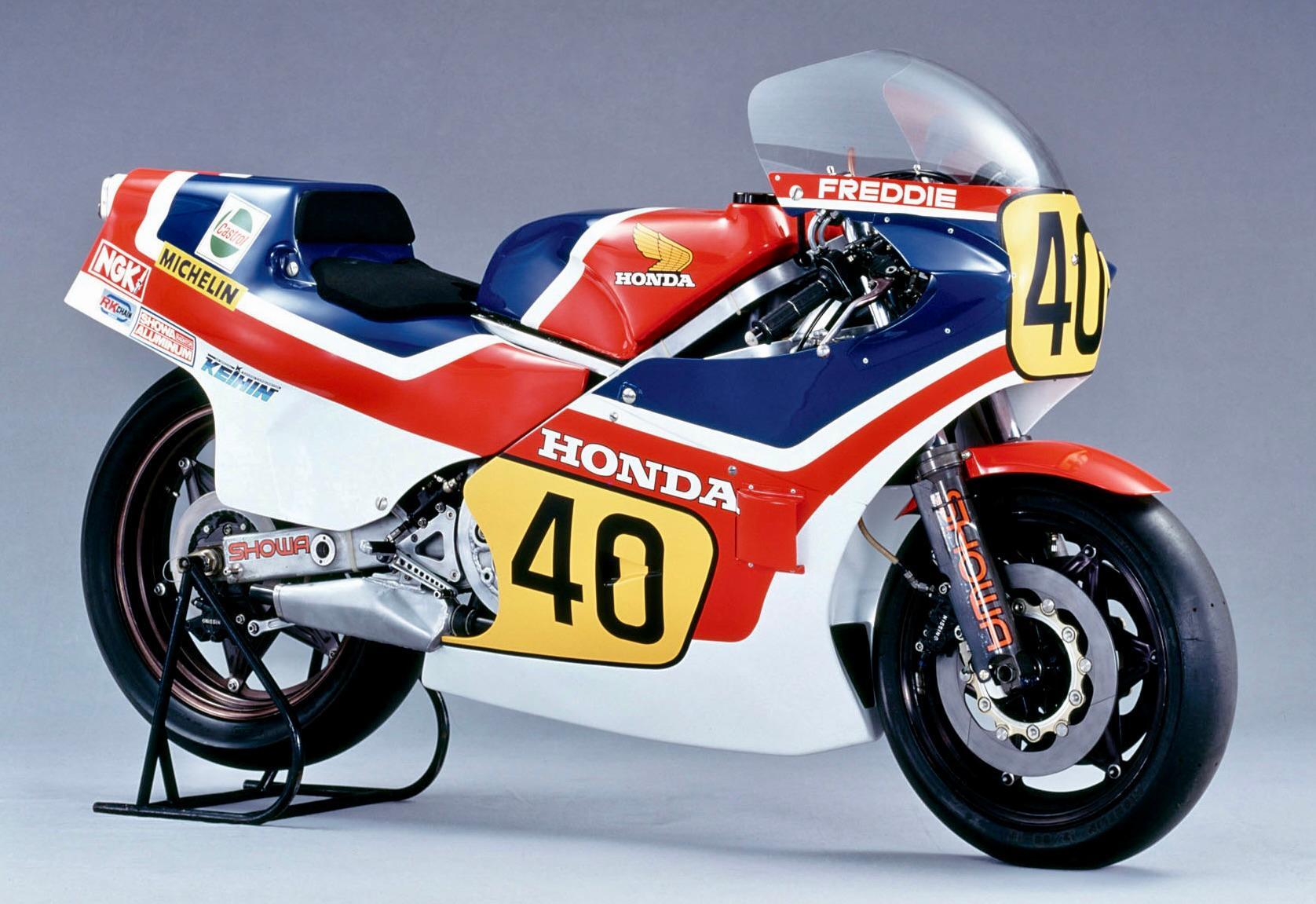 ▲'82年のWGPにてデビューしたNS500。ホンダ初の２ストロードレーサーだった