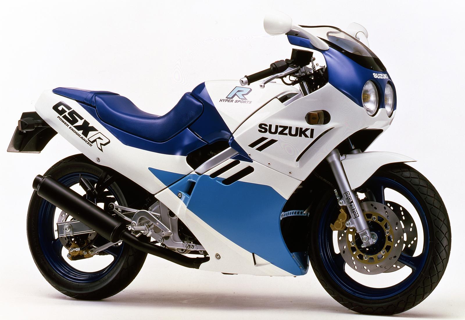 ▲’85年頃から盛り上がり始めた４ストクウォータークラスに、GSX-Rが参戦！