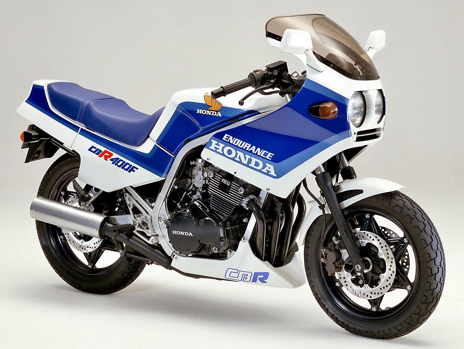 ▲’84年には、カウル装備の『CBR400F エンデュランス』も追加で登場