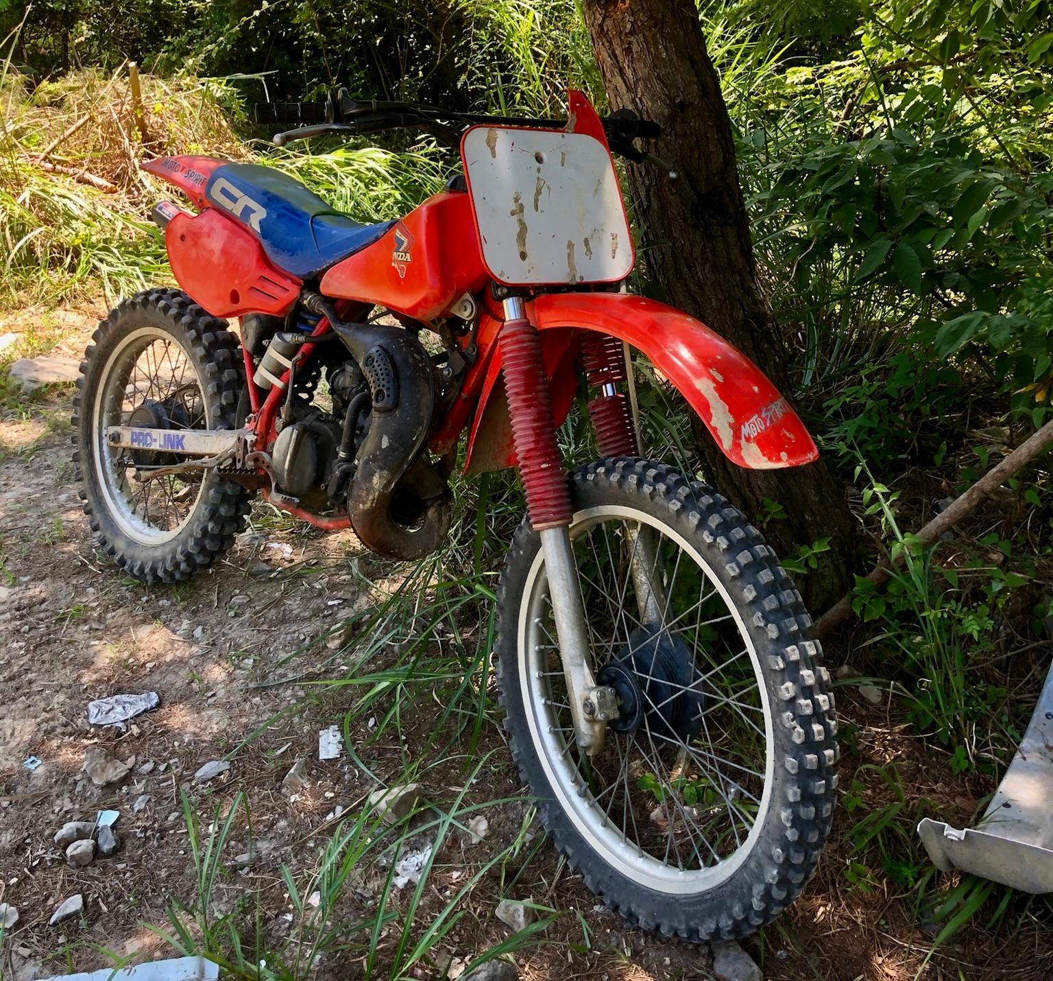 ▲ホンダのモトクロッサー・CR80(’83年式)。ピーキーな２ストレーサーだったが、慣れればそれなりに楽しめた