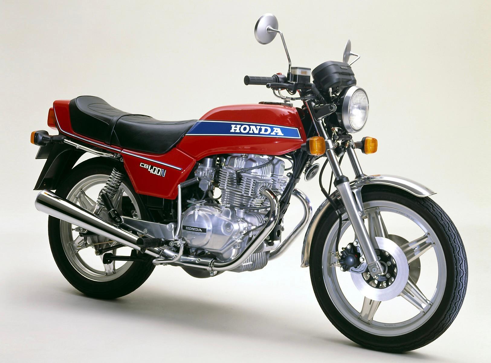 ▲CB400T(ホークⅡ)の派生種として現れたCB400N(ホークⅢ)