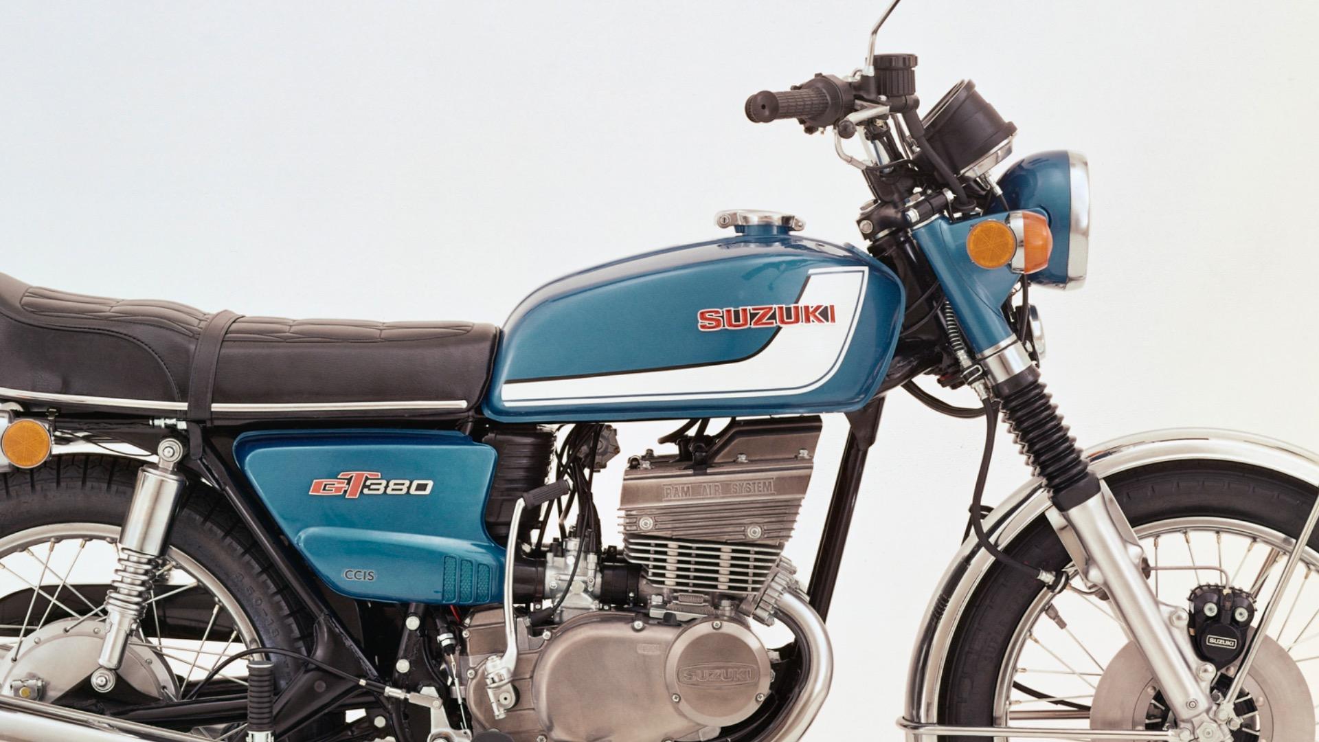 オートバイのあれこれ】'70sを駆け抜けた「2ストミドル」2選 オートバイのあれこれ】'70sを駆け抜けた「2ストミドル」2選