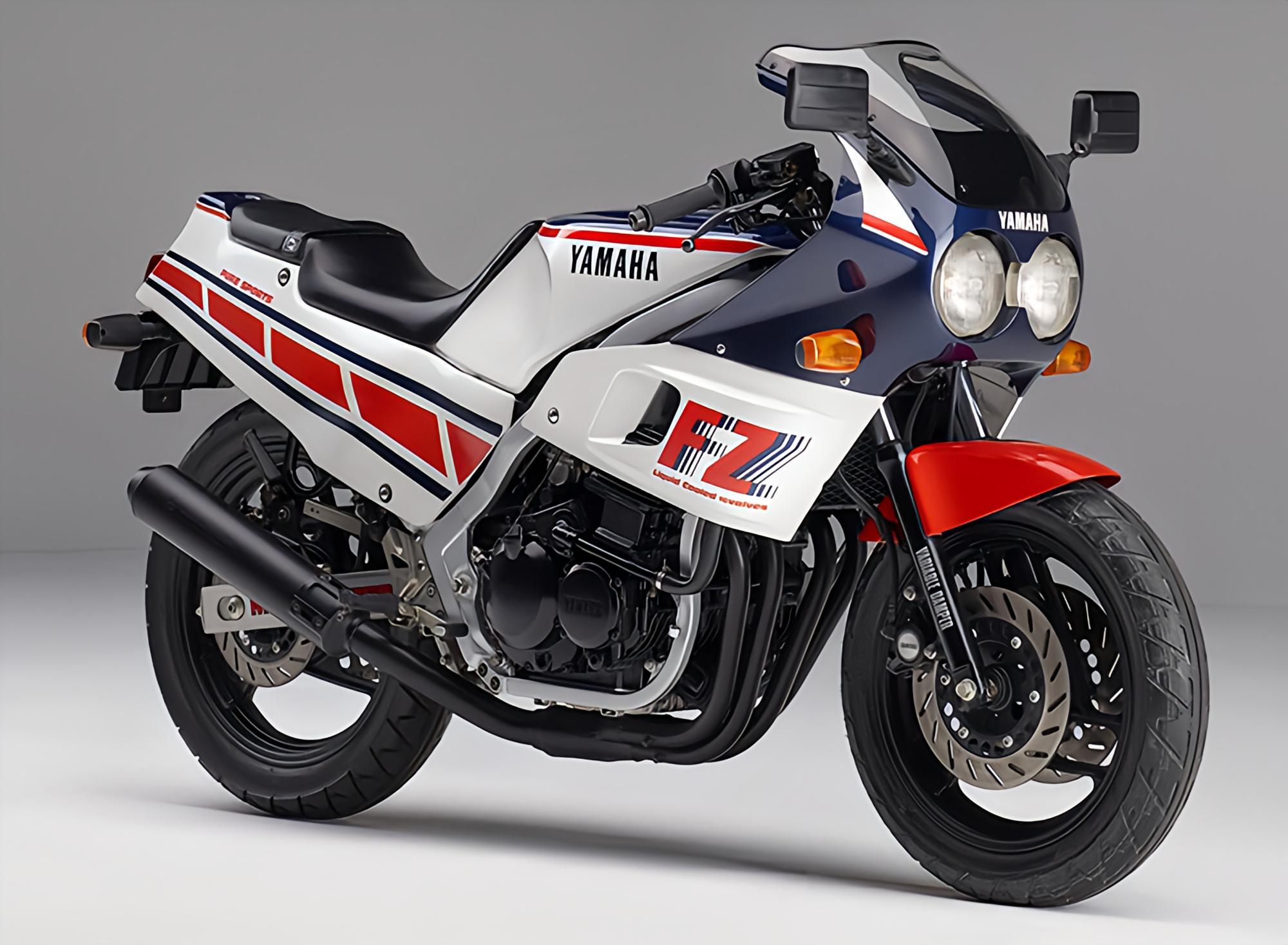 冬ギフト  オートバイのあれこれ】ヤマハの“本気”と“流儀”が共存。FZR400 その他