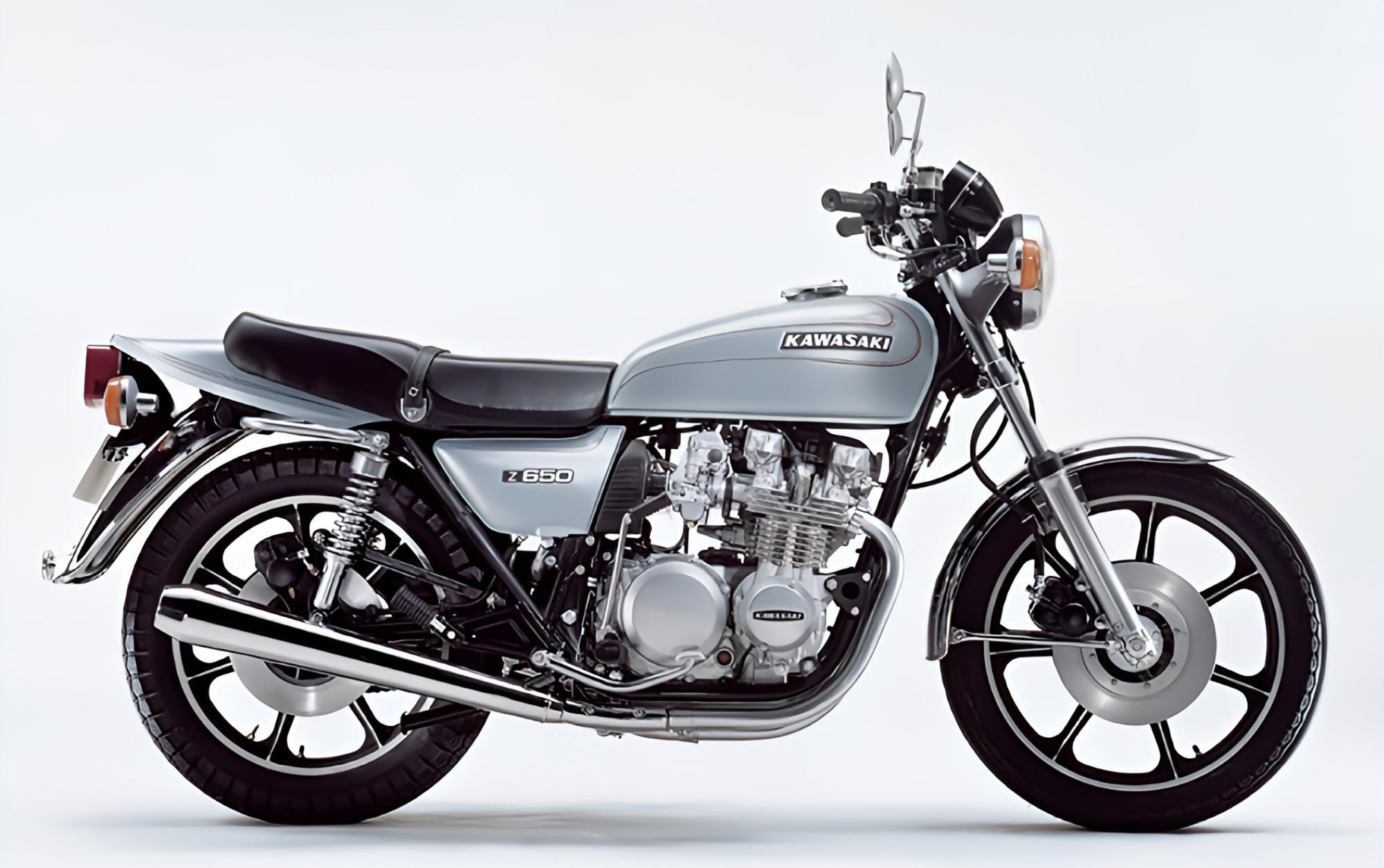 りょういちページ The Z900RS has evolved even further! The custom paint is