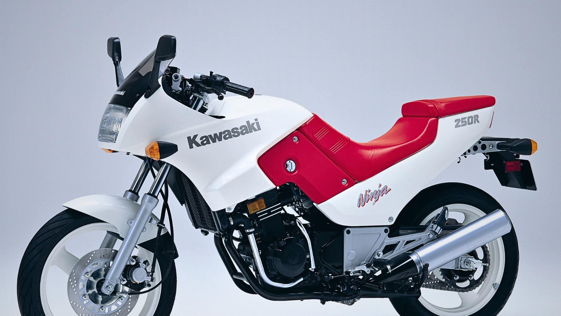 オートバイのあれこれ『打倒CBX！400マルチ王座を奪還せよ！カワサキ