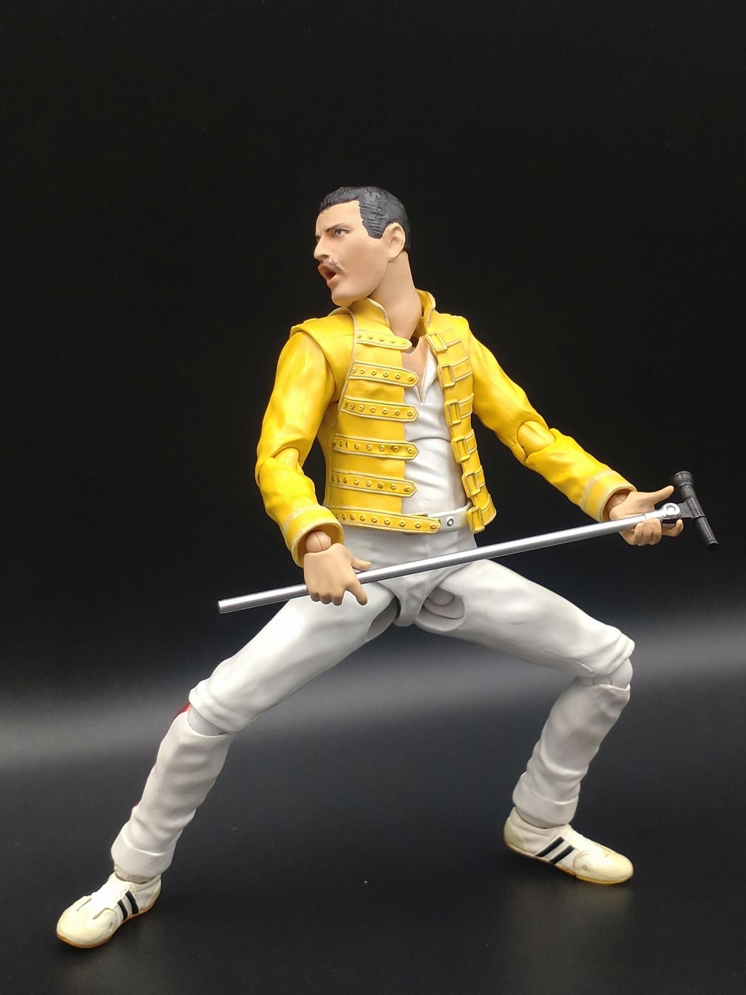 フィギュアーツ フレディ マーキュリー】レビュー!クイーンが フィギュアーツ フレディ マーキュリー】レビュー!クイーンが