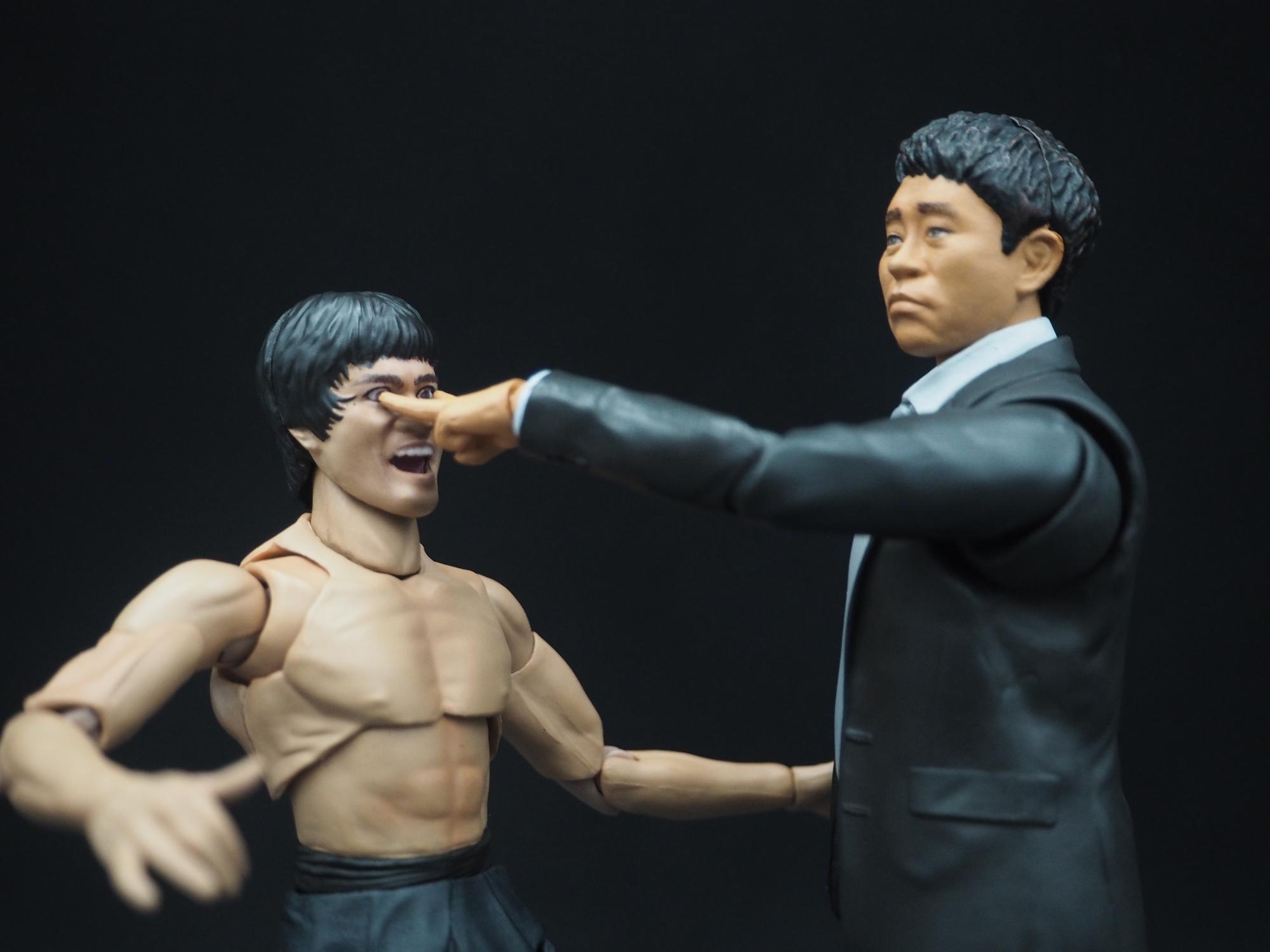 フィギュアーツ ~究極のツッコミ 浜田雅功】レビュー フィギュアーツ ~究極のツッコミ 浜田雅功】レビュー