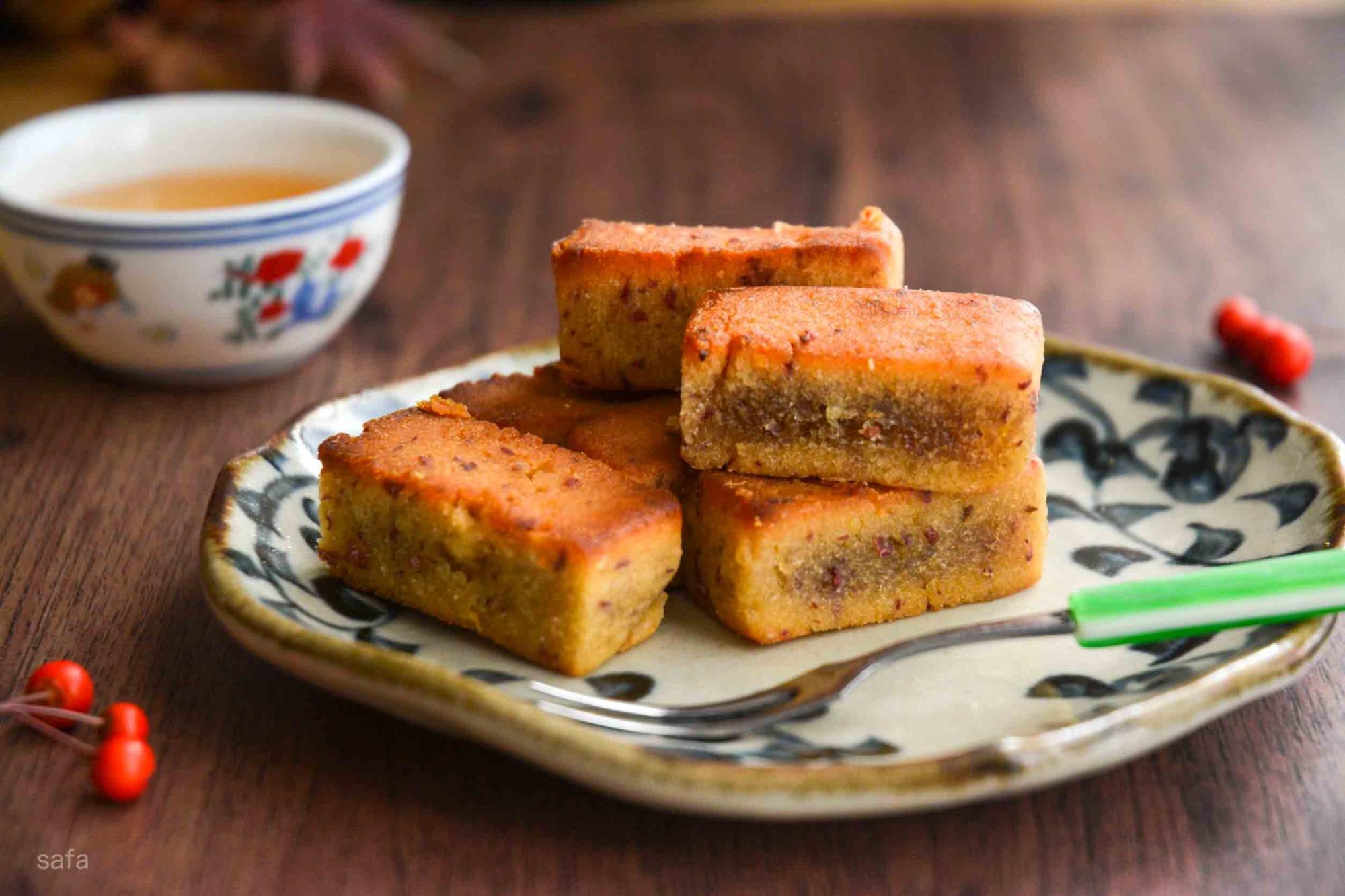 なると金時を使ったお菓子や、珍しい発酵茶の阿波晩茶、徳島ラーメンなど徳島の物産品を幅広く扱います。県内外で行われる阿波踊り情報も。