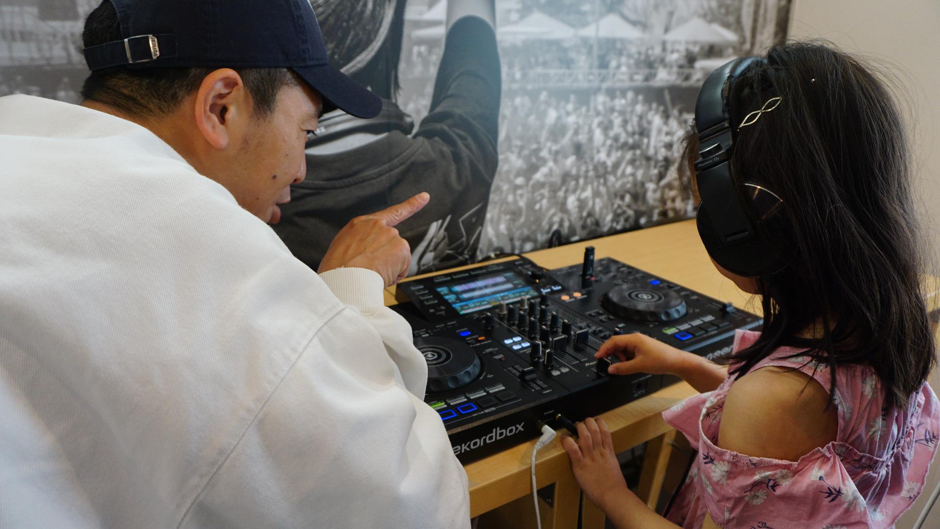 DJ先生 ファンタ 3年F組 DJ先生 - YouTube