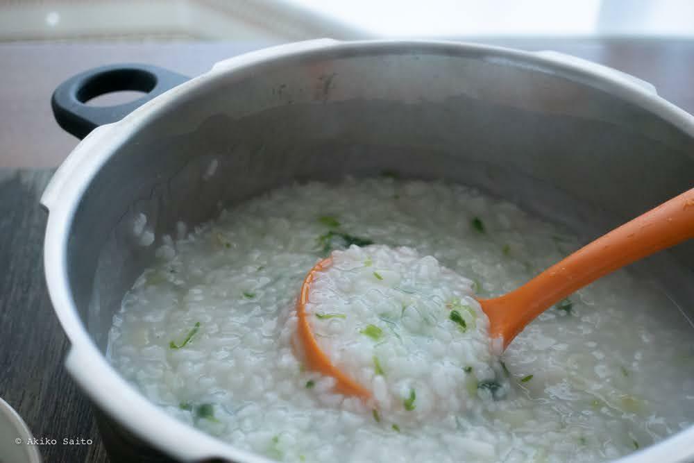圧力鍋で作るおかゆはねっとり、とろーり。お米の甘さを感じます