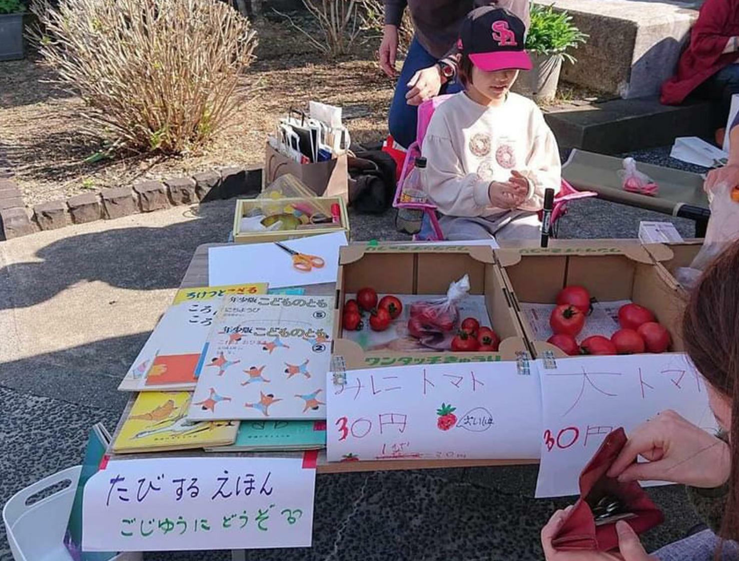 まんぷくふくくる委員会、子どもマルシェの様子