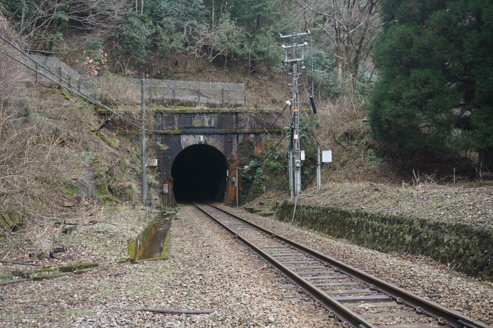 桃観トンネル