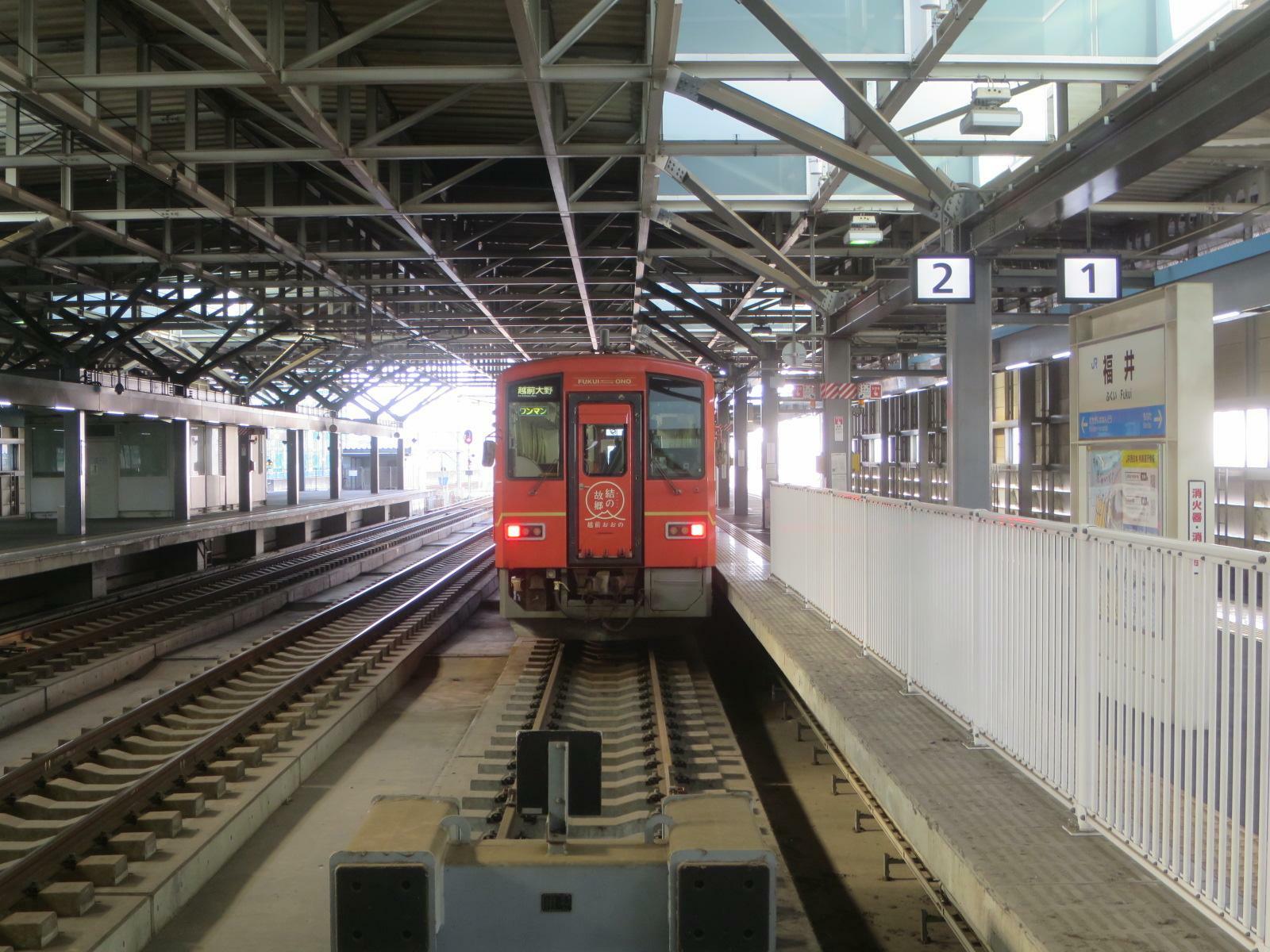 福井駅2番線