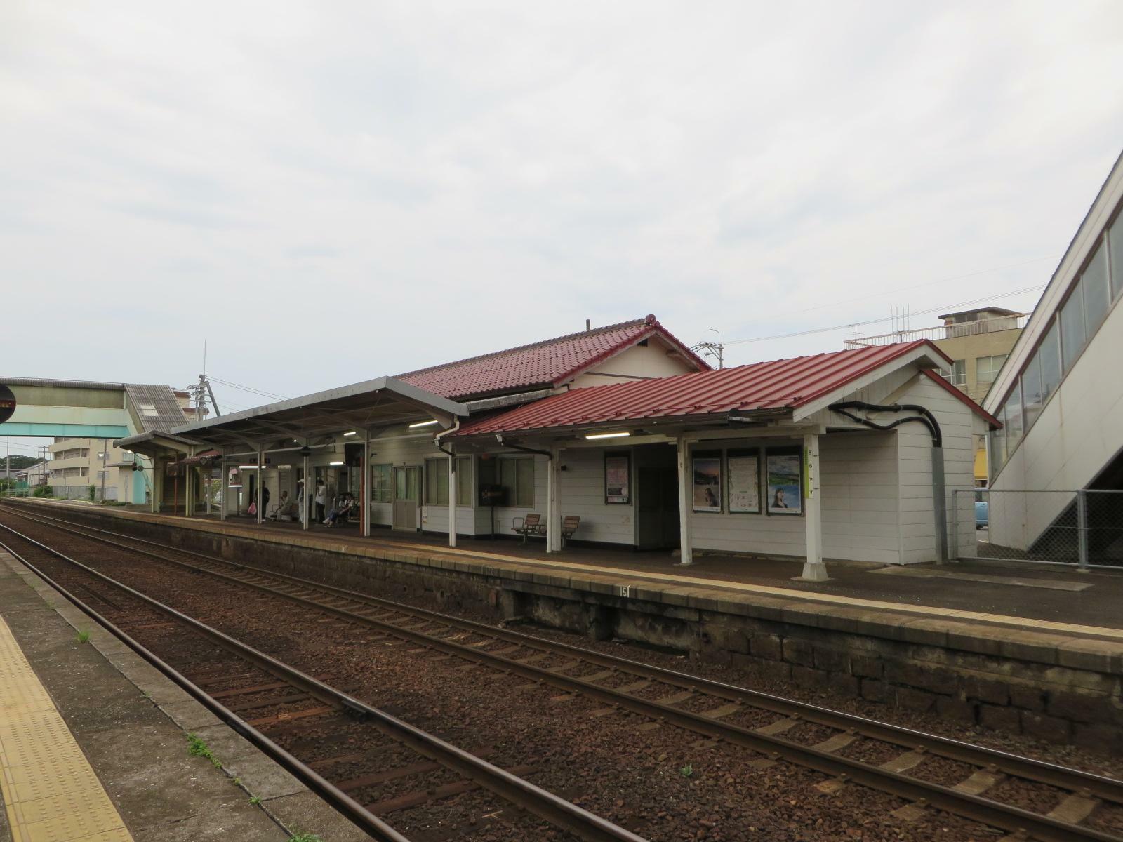 駅舎（ホーム側）