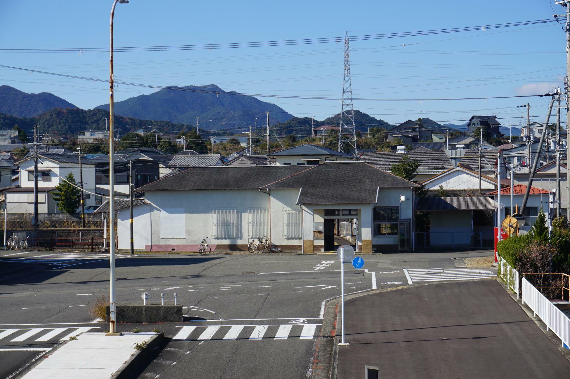 歩道橋から見た阿田和駅