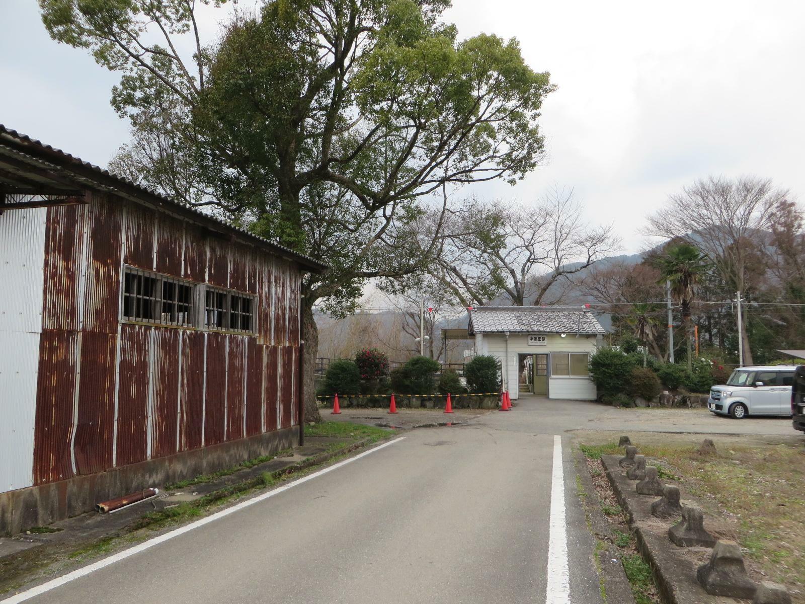 駅遠景