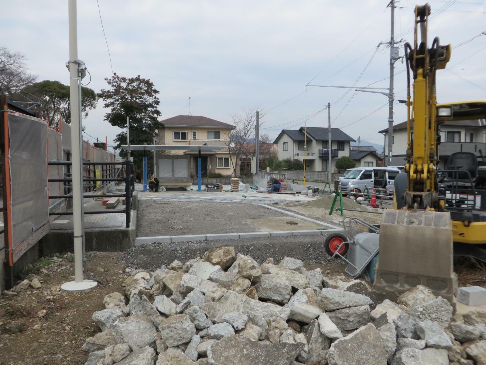 改築工事中の比延駅