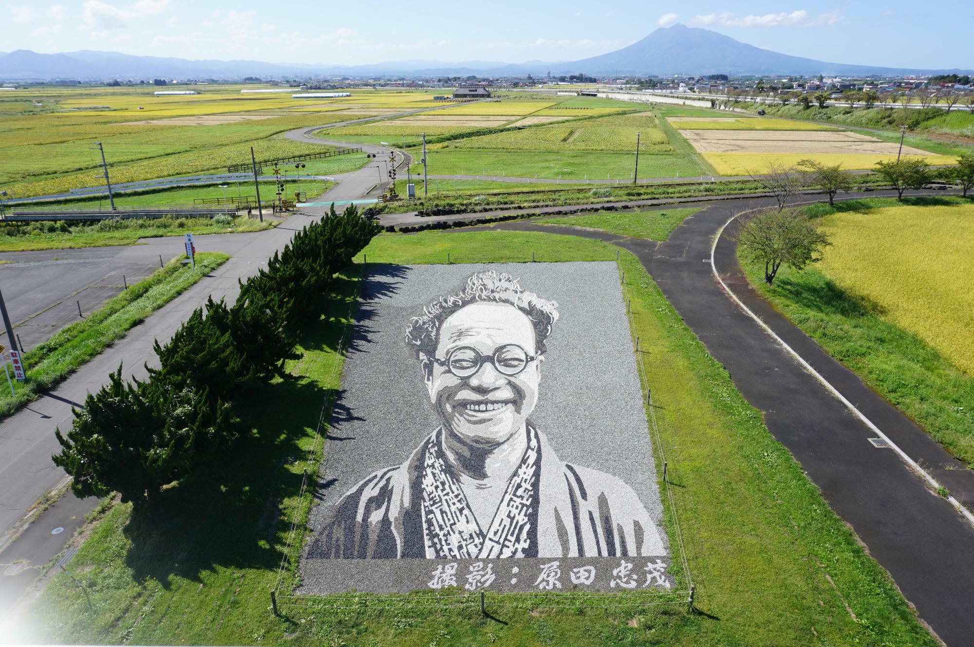 石のアート「棟方志功」