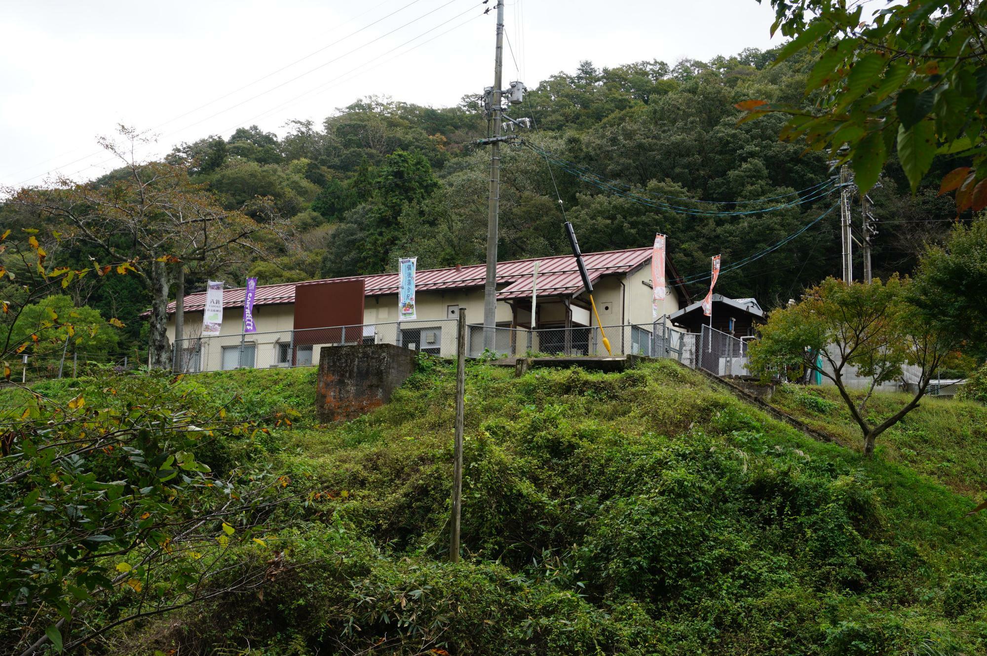 小鳥原川対岸から見た備後落合駅