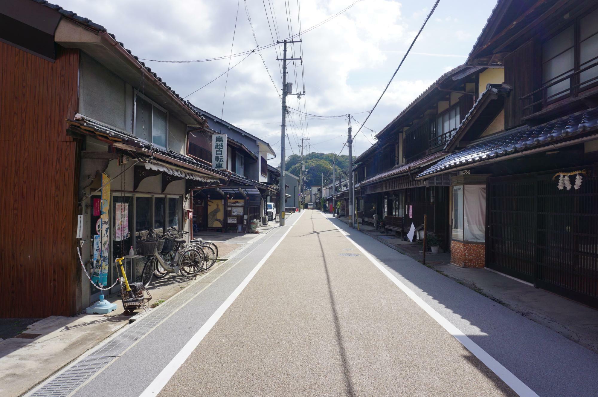 東城の町並み