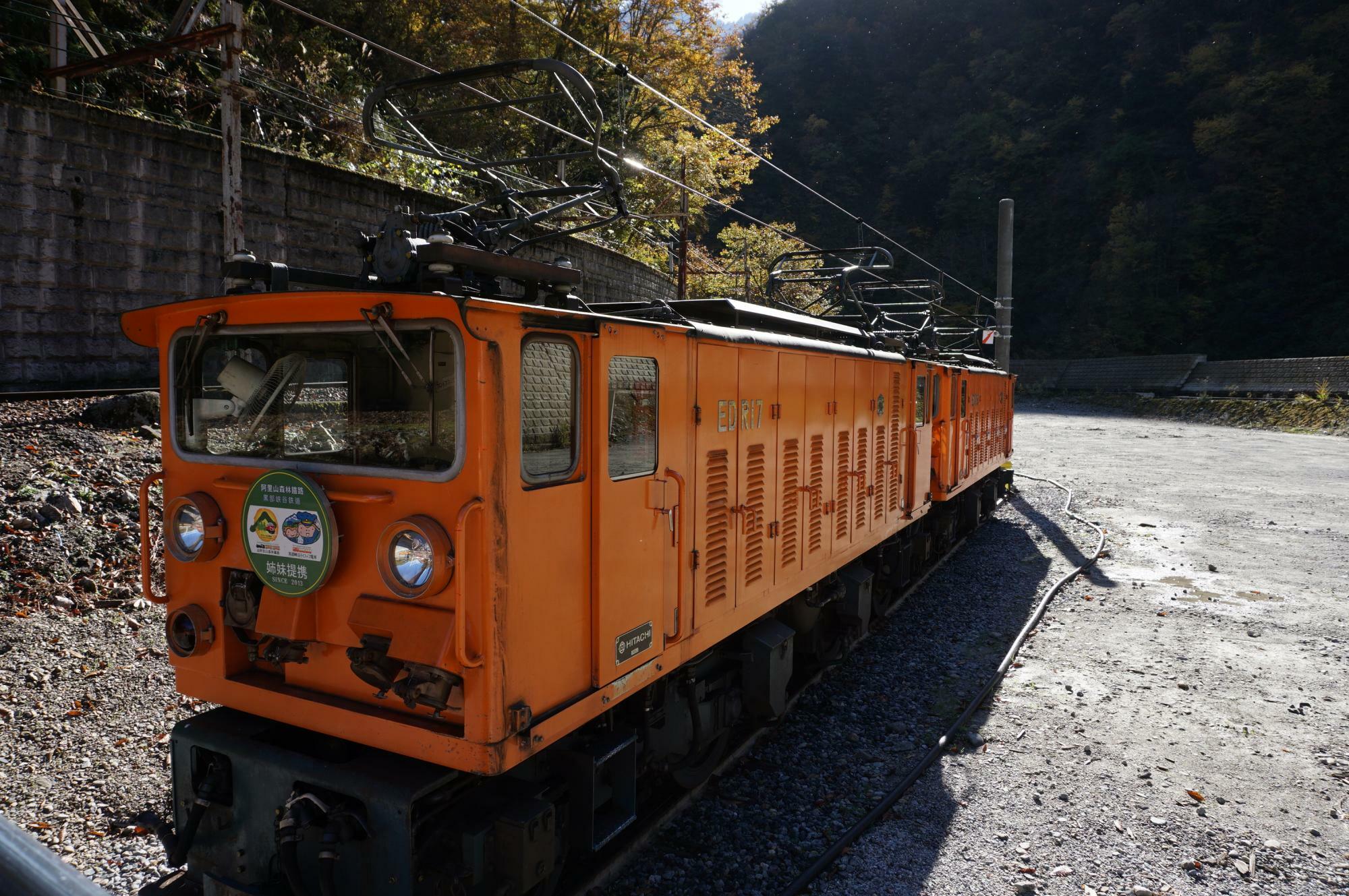 猫又到着後、切り離された機関車